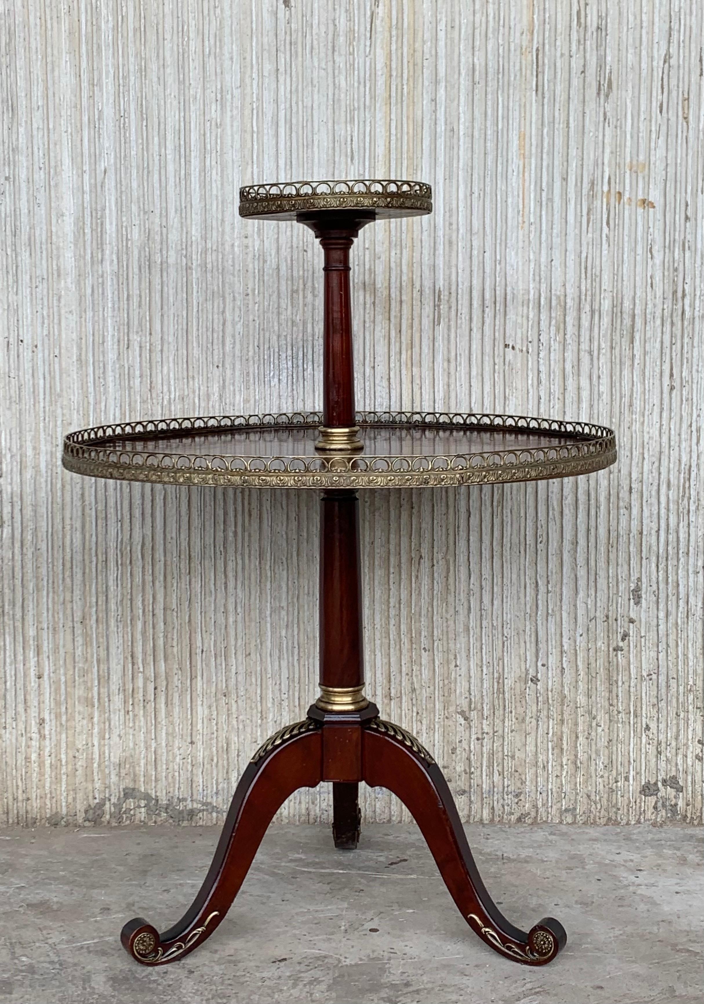 Mesa redonda Bouillotte de caoba de dos pisos estilo Luis XVI al estilo de Jansen Francés en venta