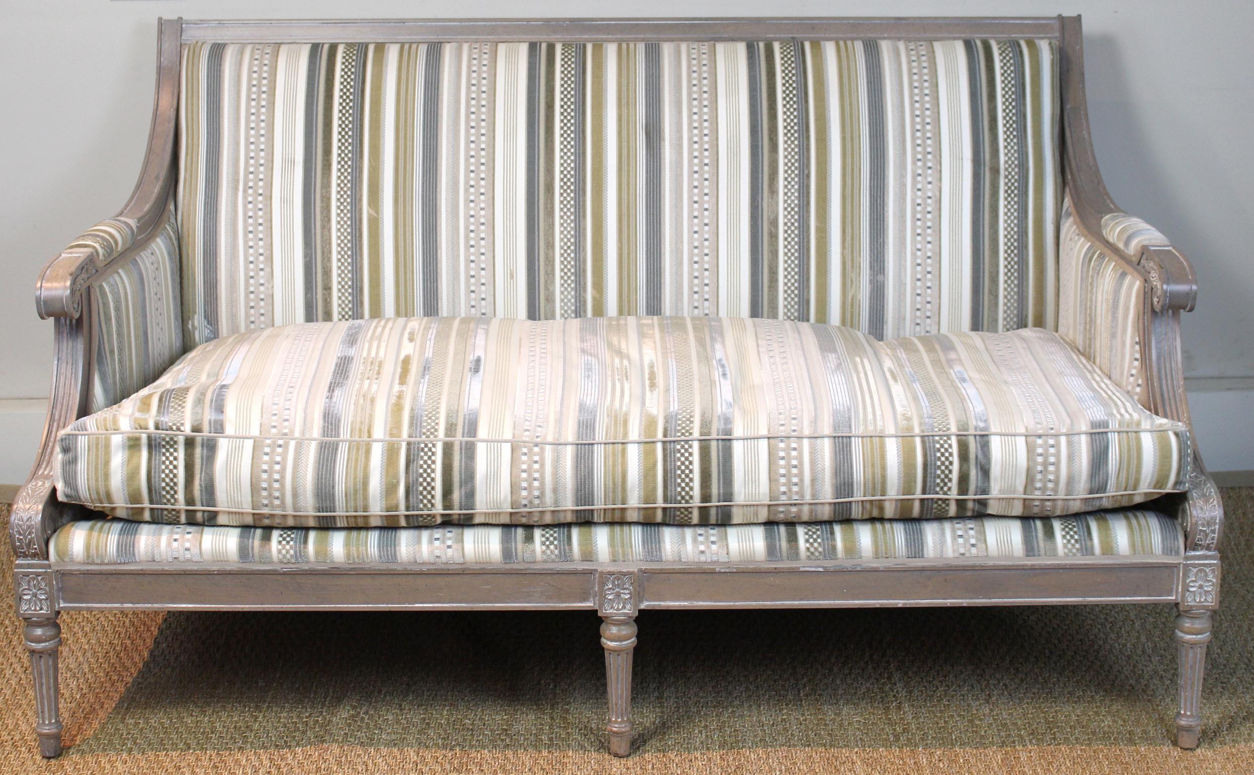 Louis XVI Style Upholstered Sofa or Bench In Good Condition In Kilmarnock, VA