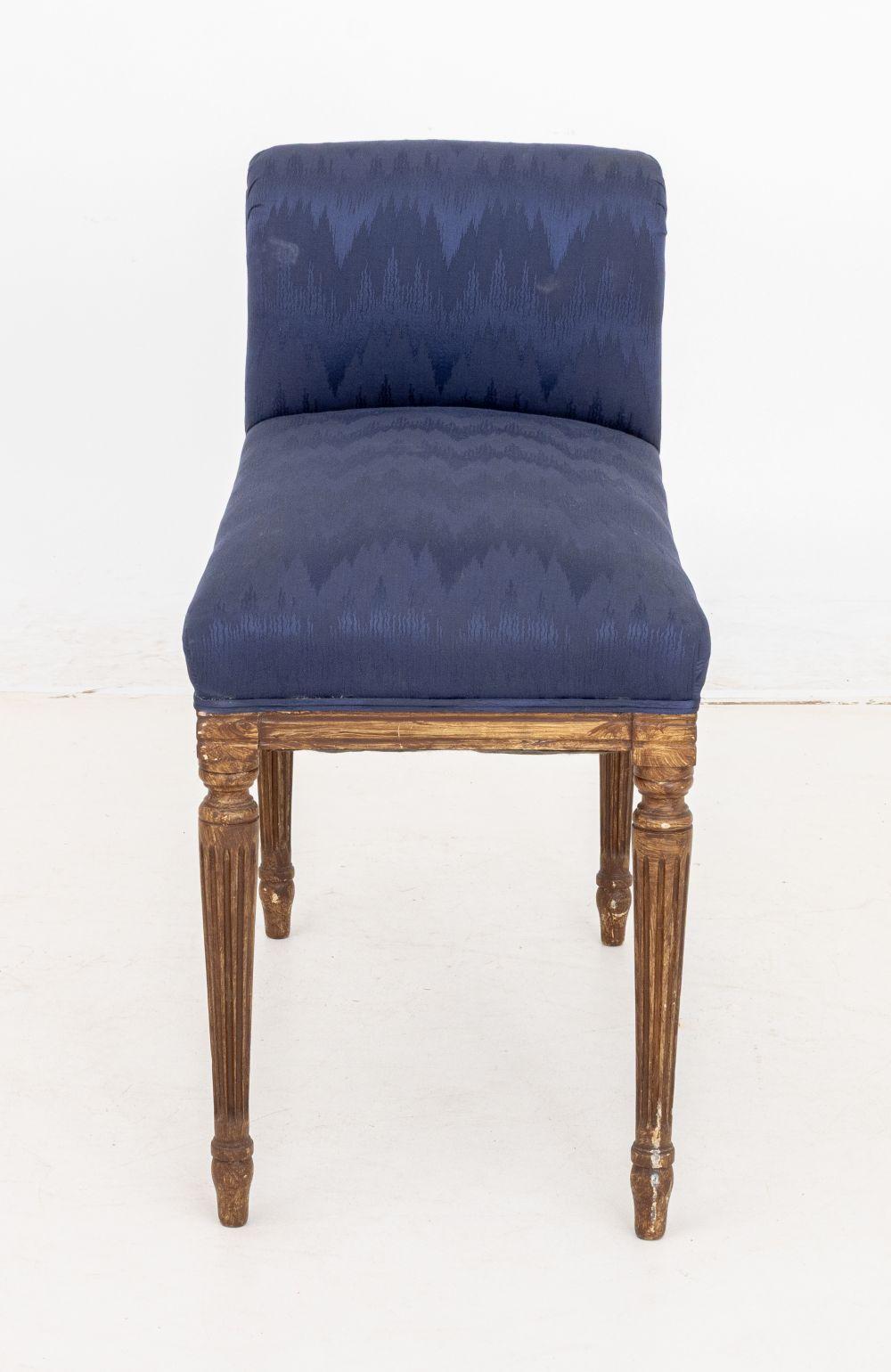 20ième siècle Louis XVI Style Upholstered Window Seats, Pair en vente
