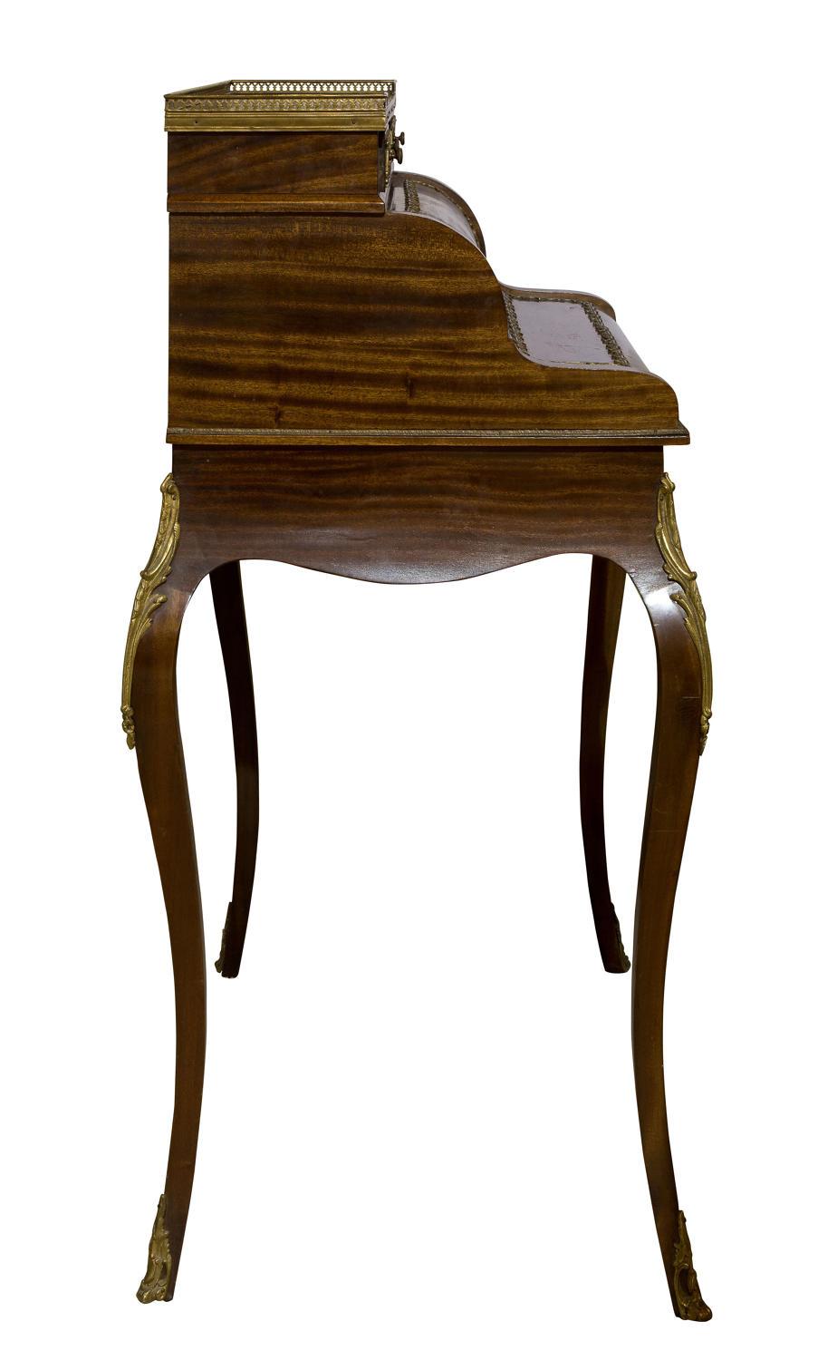 Louis XVI Style Vernis-Martin Bonheur de Jour Ladies Desk with cabriole legs In Good Condition For Sale In Salisbury, GB