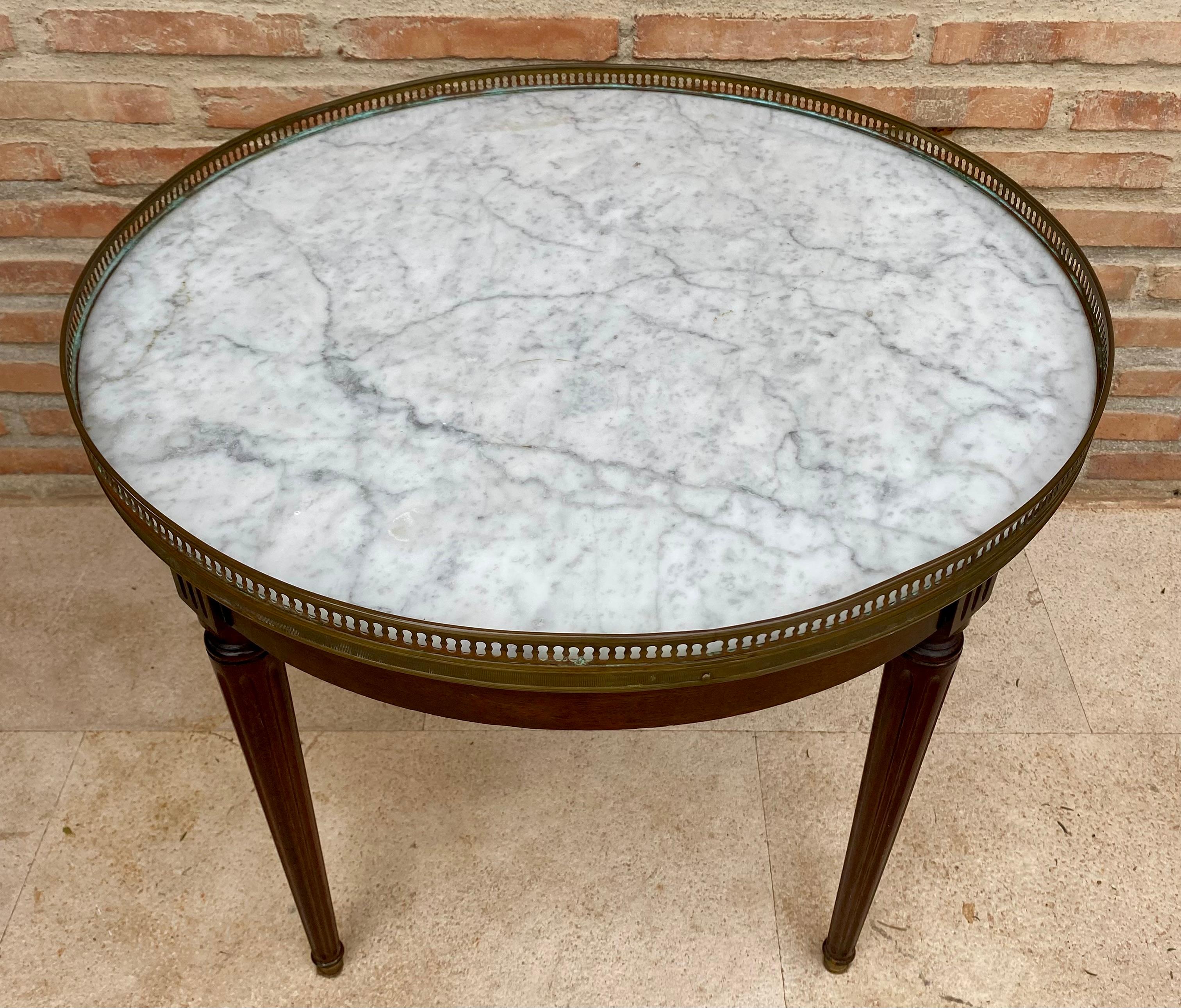 Louis XVI Style Walnut and Marble Top Bouillotte Table, 1890s In Good Condition For Sale In Miami, FL