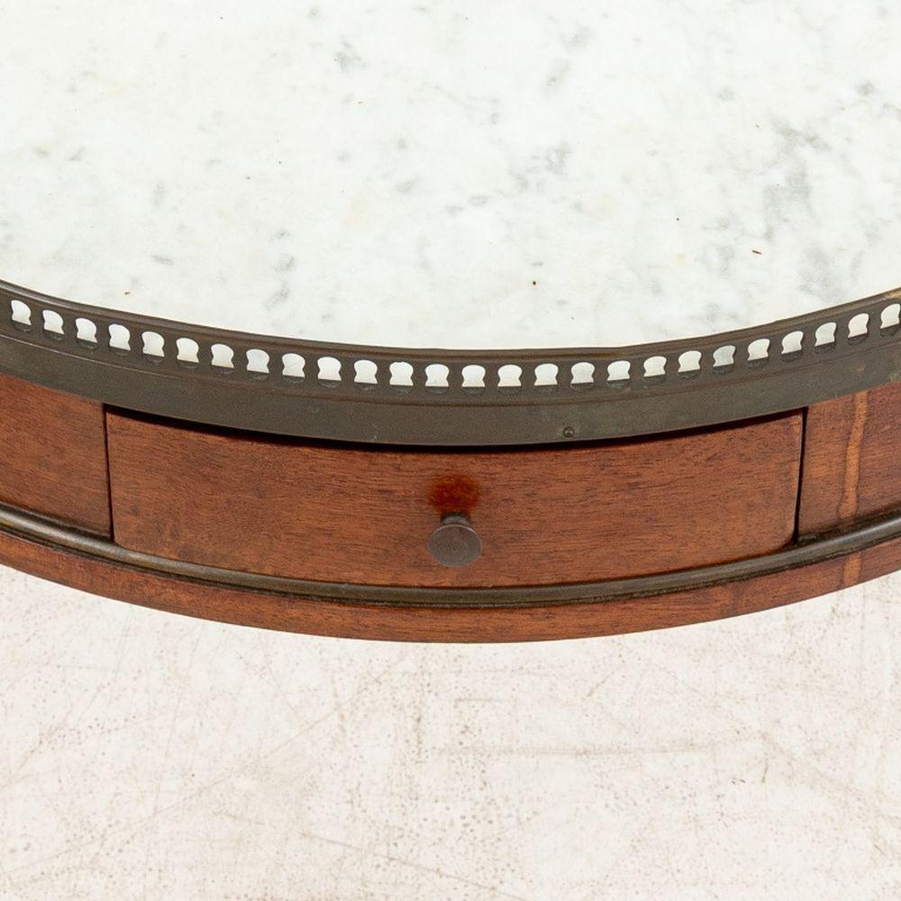 Louis XVI Style Walnut Circular Marble Side Table In Good Condition For Sale In Astoria, NY