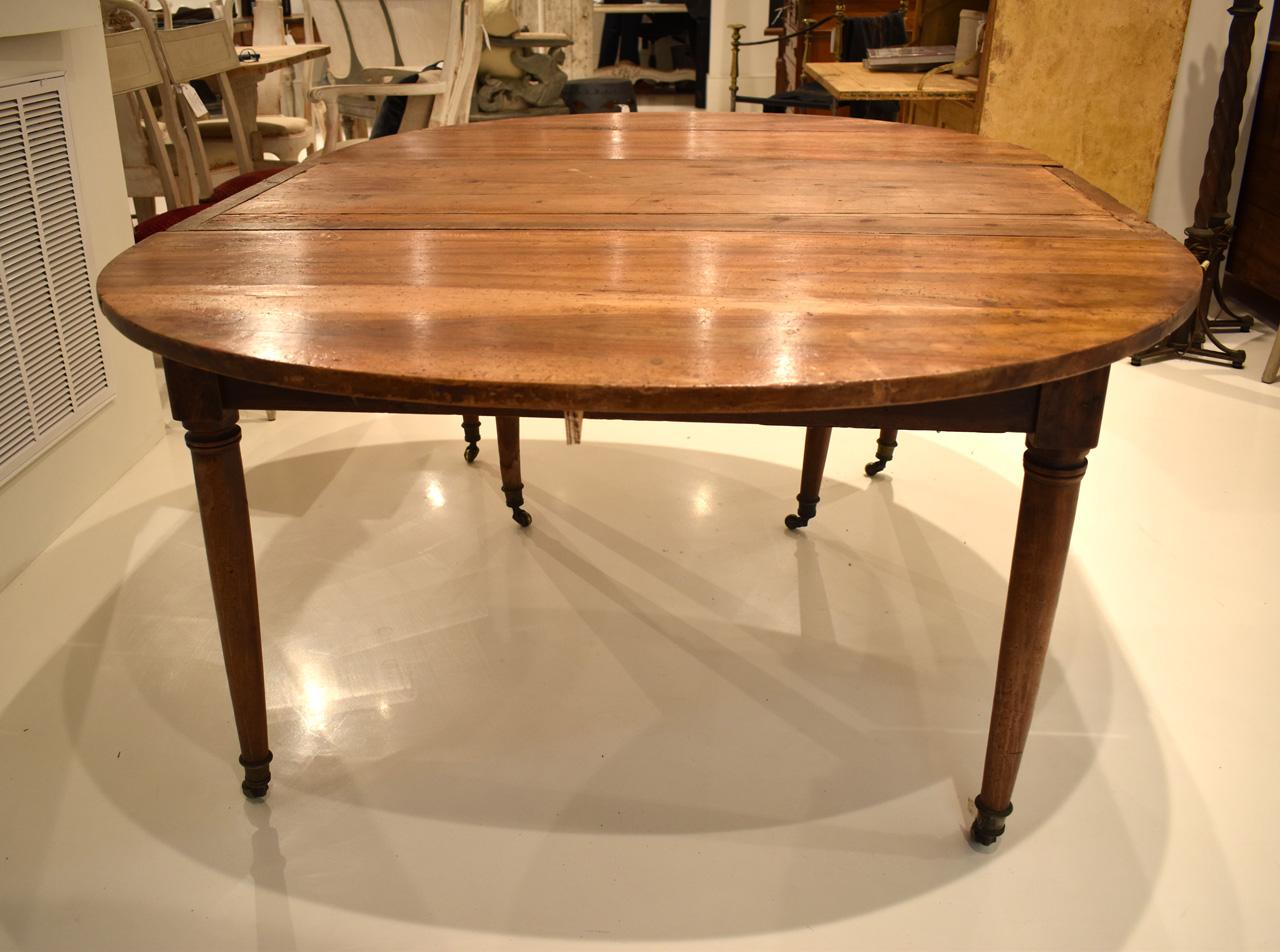 French Louis XVI Style Walnut Dining Table, 19th Century