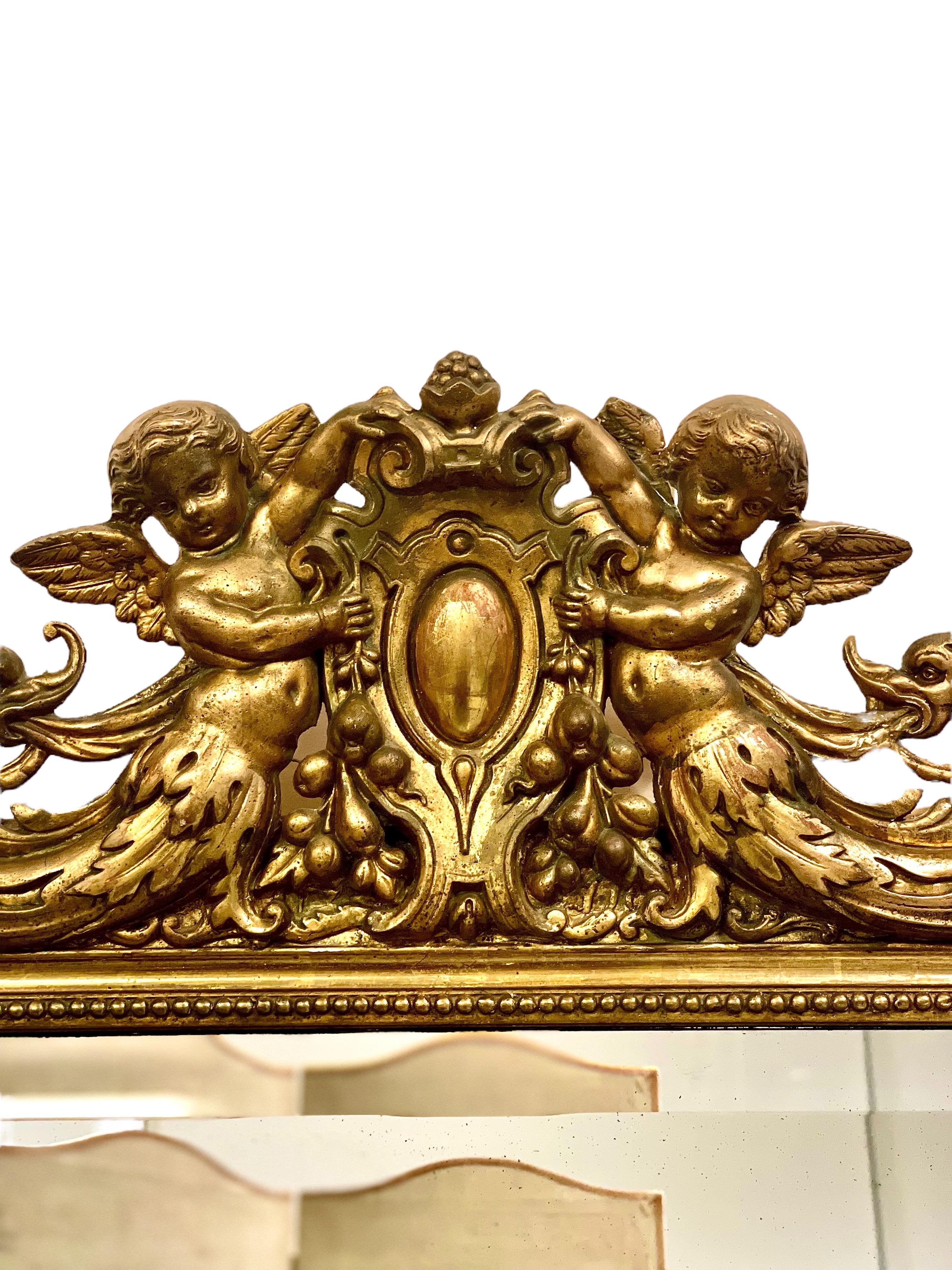 Français Miroir de cheminée en bois et stuc doré de style Louis XVI en vente