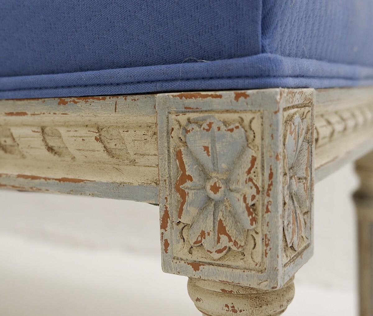Belgian Louis XVI Style Wooden Bench with Carved Rosettes, Belgium