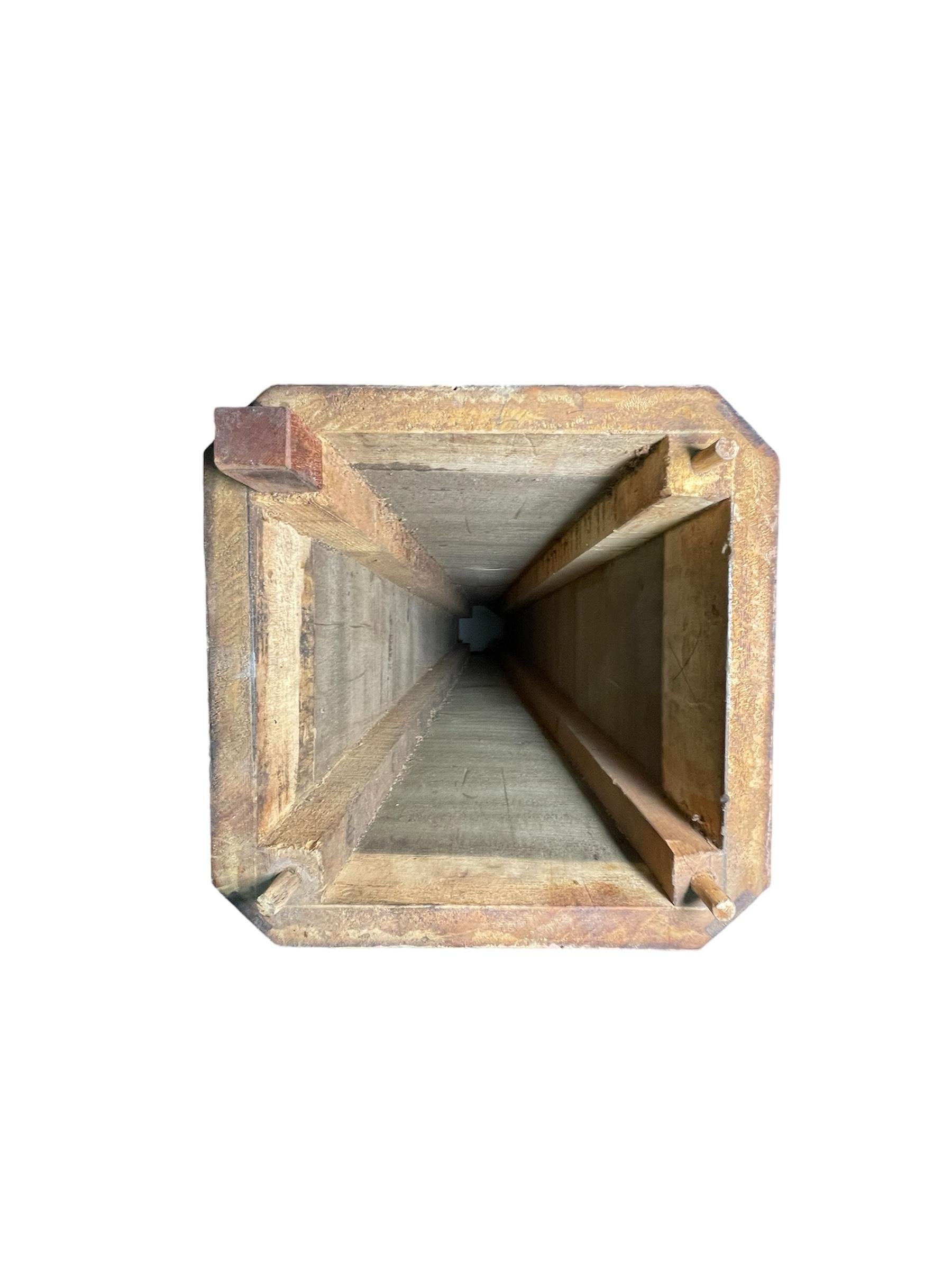 Piedistallo alto in legno in bronzo in stile Luigi XVI in vendita 5
