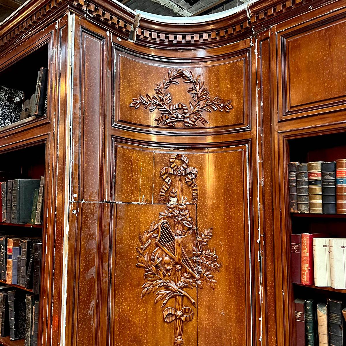 16 m lineare Holzarbeit im Louis-XVI.-Stil im Angebot 7
