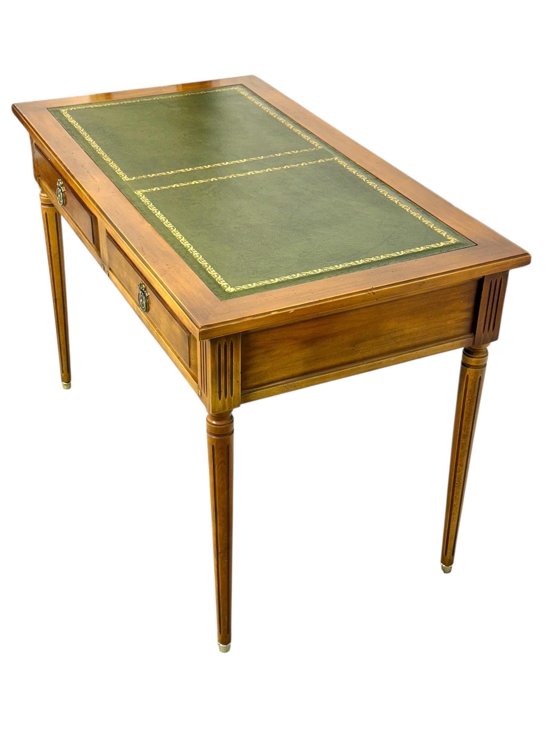 Scrivania in stile Luigi XVI con piano in pelle verde, circa anni '50 in vendita 2