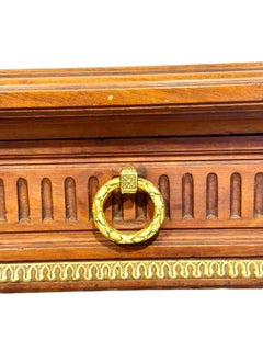 Table à écrire de style Louis XVI avec montures en bronze doré, 19e siècle