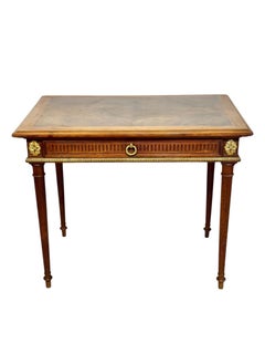 Schreibtisch im Louis-XVI-Stil mit vergoldeten Bronzebeschlägen, 19. Jahrhundert
