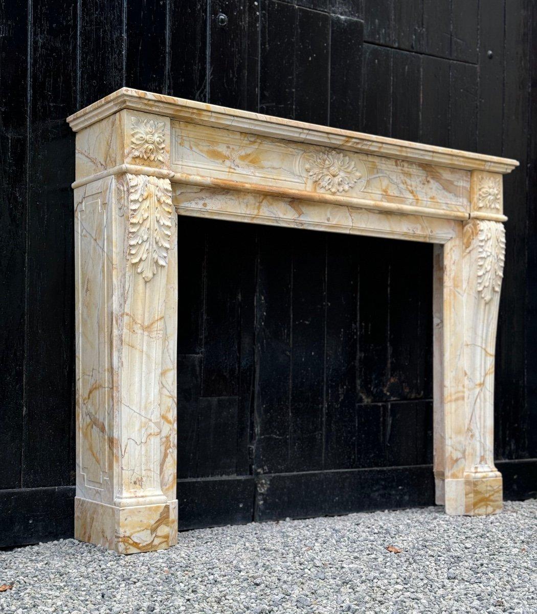 Louis XVI Style Yellow Sienna Marble Mantel circa 1880 en venta 4