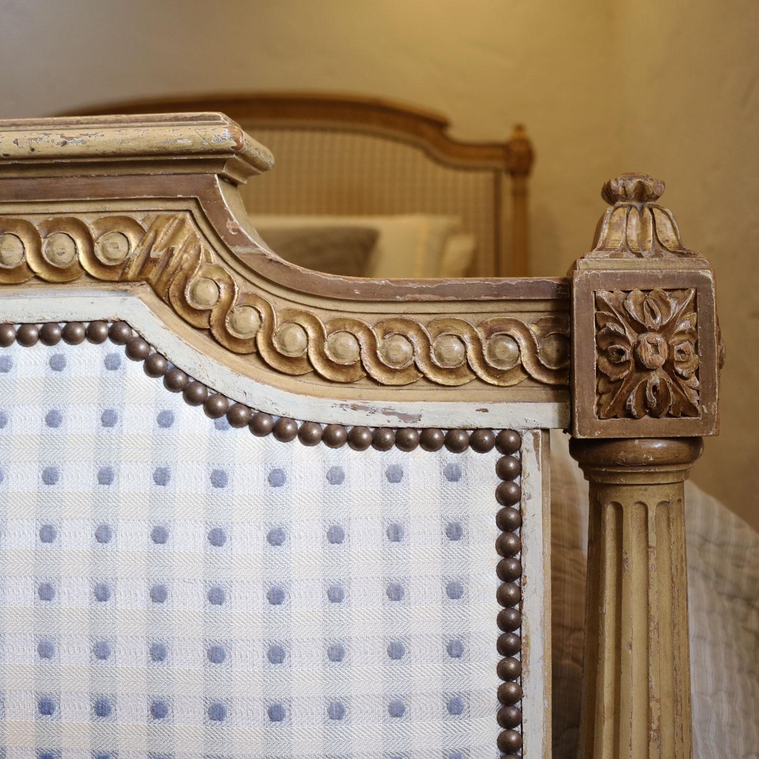 Louis XVI Style Bed with Upholstered Panels WK154 In Good Condition In Wrexham, GB