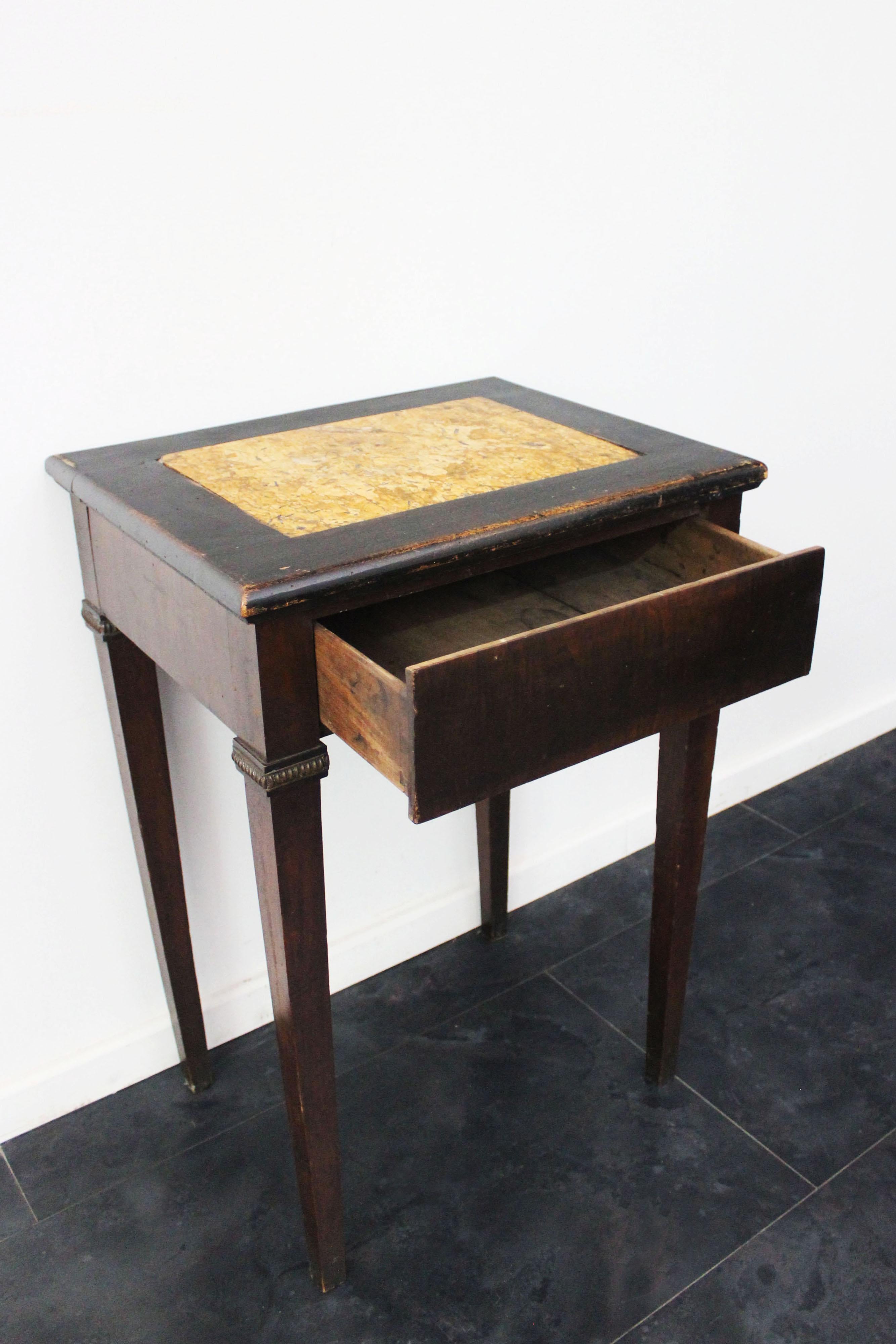 Louis XVI Table with Walnut Top in Yellow Siena Marble In Good Condition In Montelabbate, PU