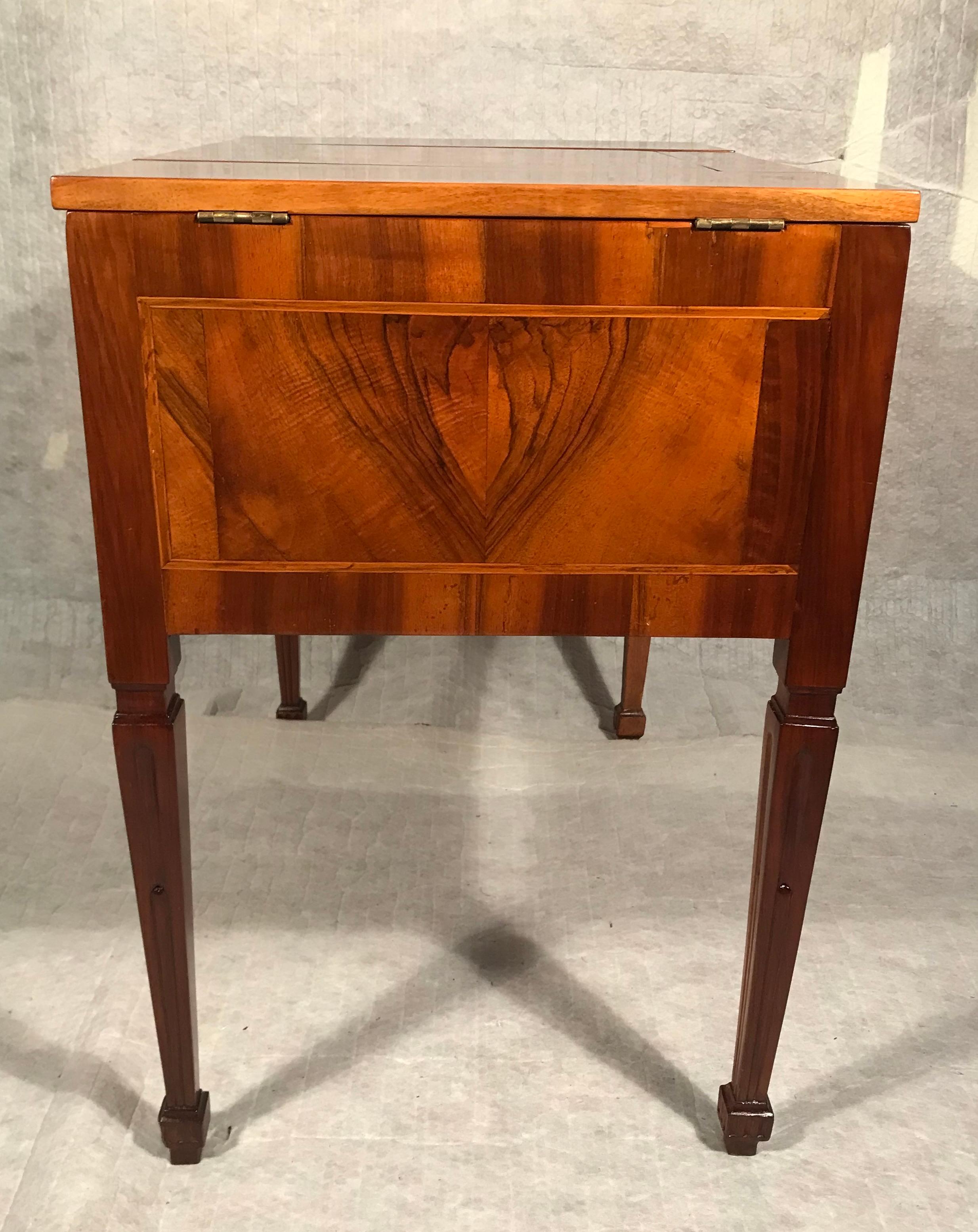 Louis XVI Vanity or Poudreuse, Germany 1780 en vente 3