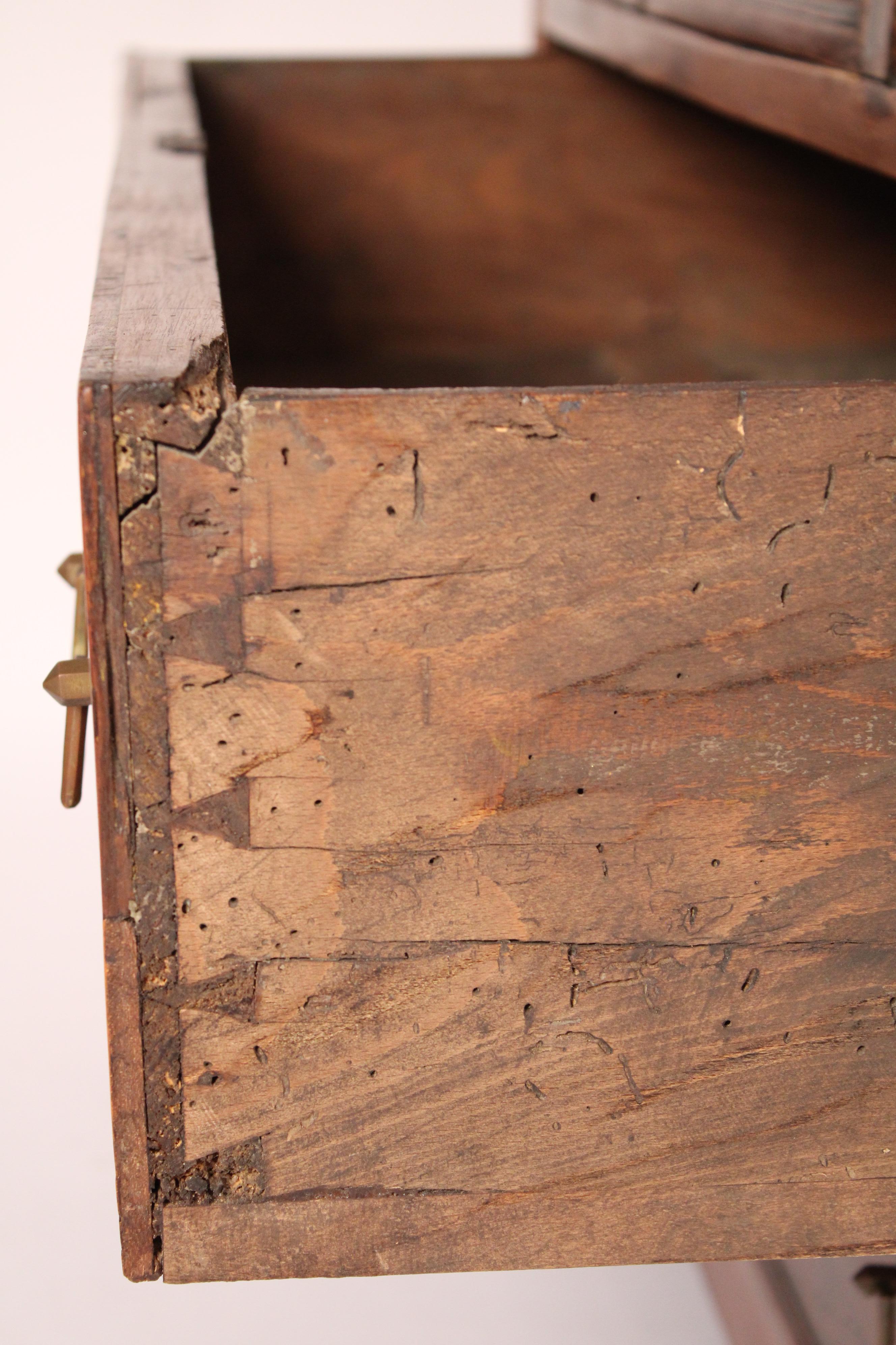 Cassettiera in noce e olmo Luigi XVI 8