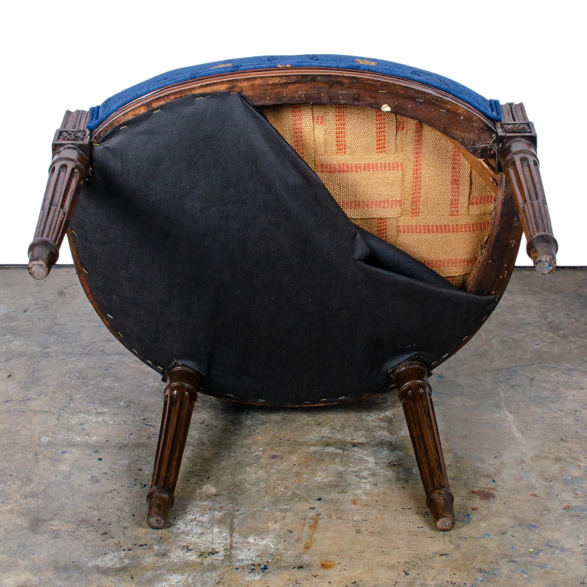 Sillón Luis XVI de nogal, Siglo XVIII en venta 7