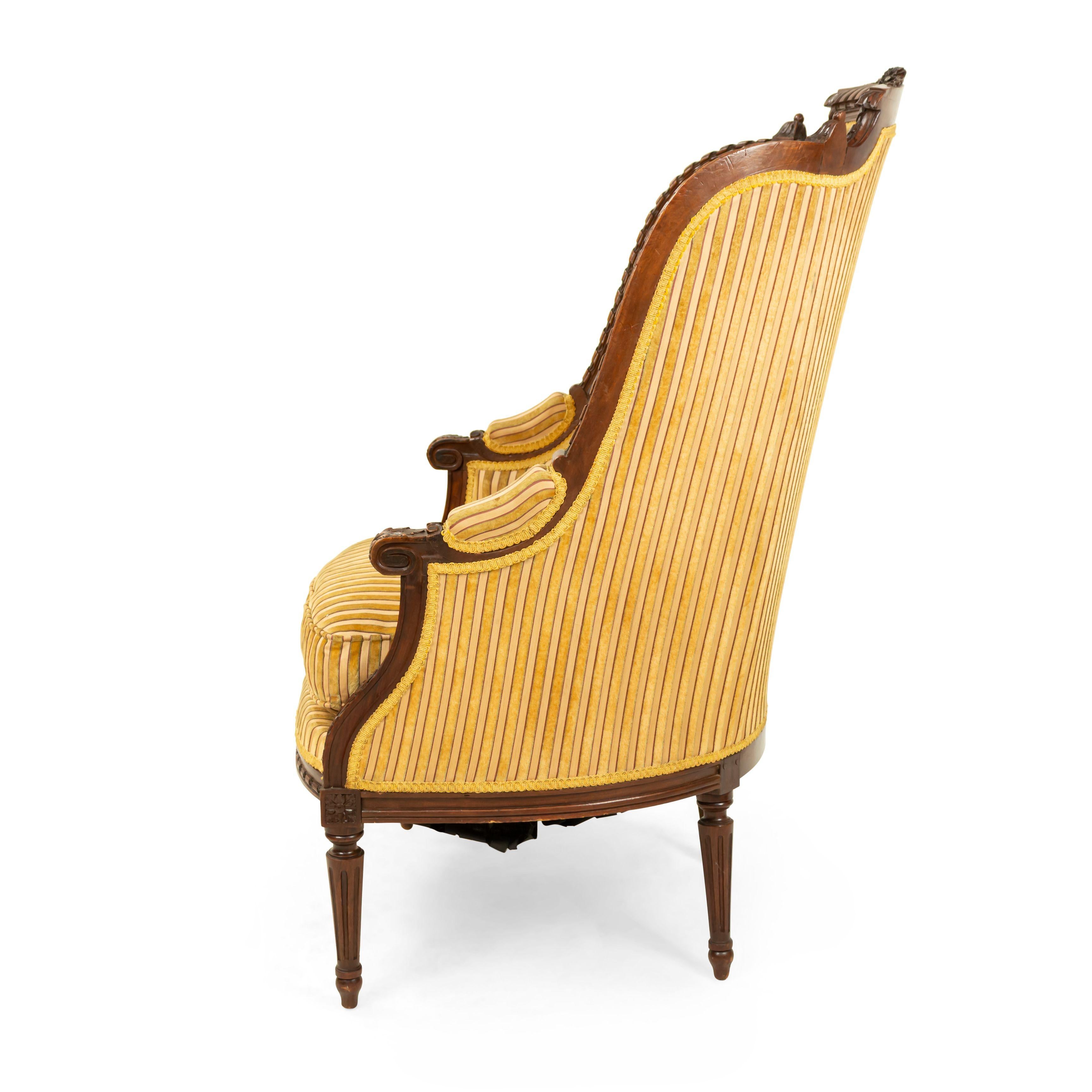 Louis XVI Walnut Bergère Armchairs For Sale 1