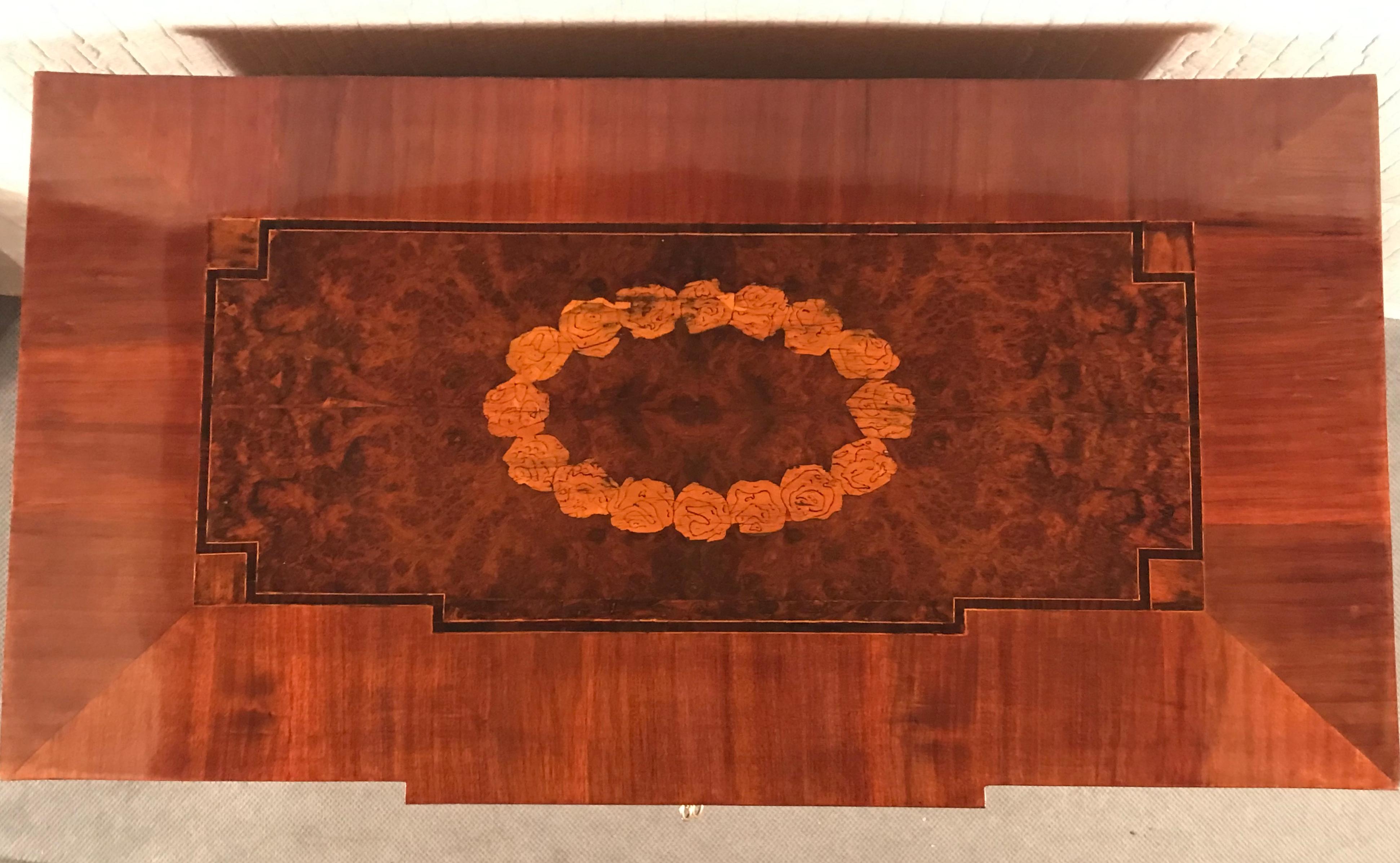 Louis XVI Walnut Chest of Drawers, South Germany, 1780 6