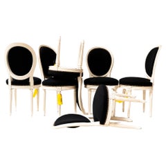Chaises de salle à manger Louis XVI lavées à la chaise retapissées en velours noir, ensemble de six pièces