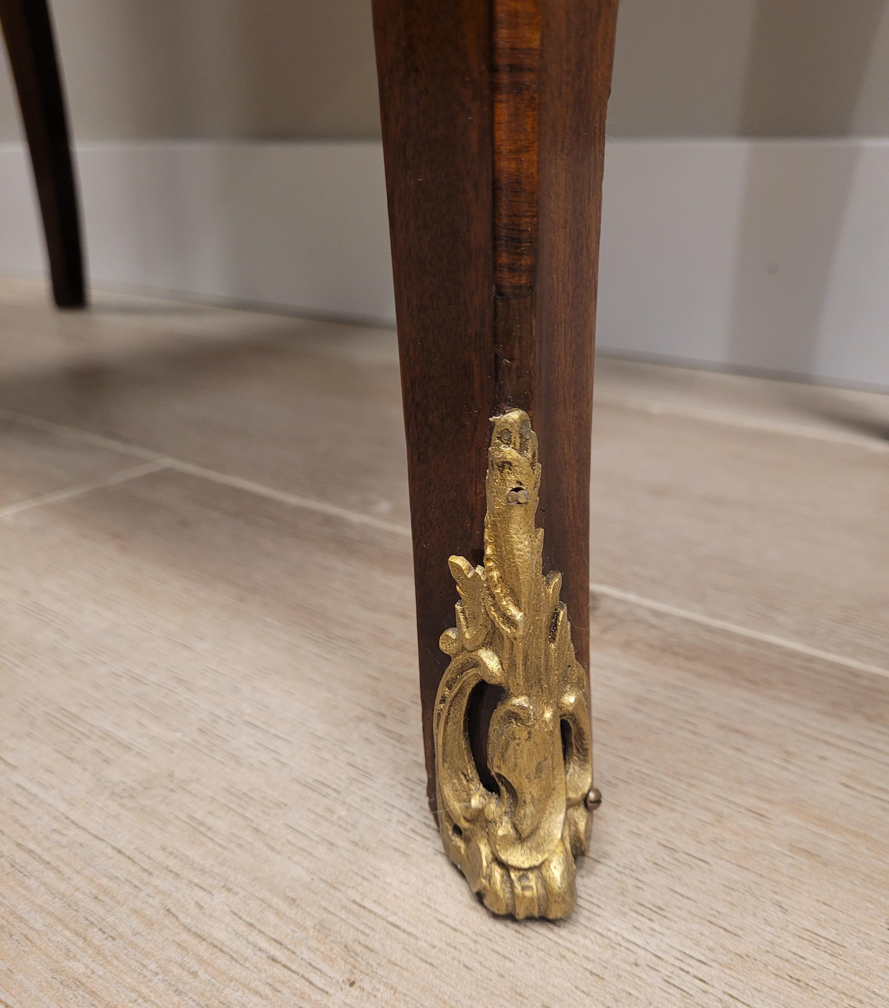 Louis XVI.-Kommode aus Holz, Kommode mit Schubladen, Marmor (Handgefertigt) im Angebot
