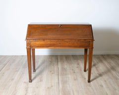 Louis XVI writing desk in walnut. 18th century