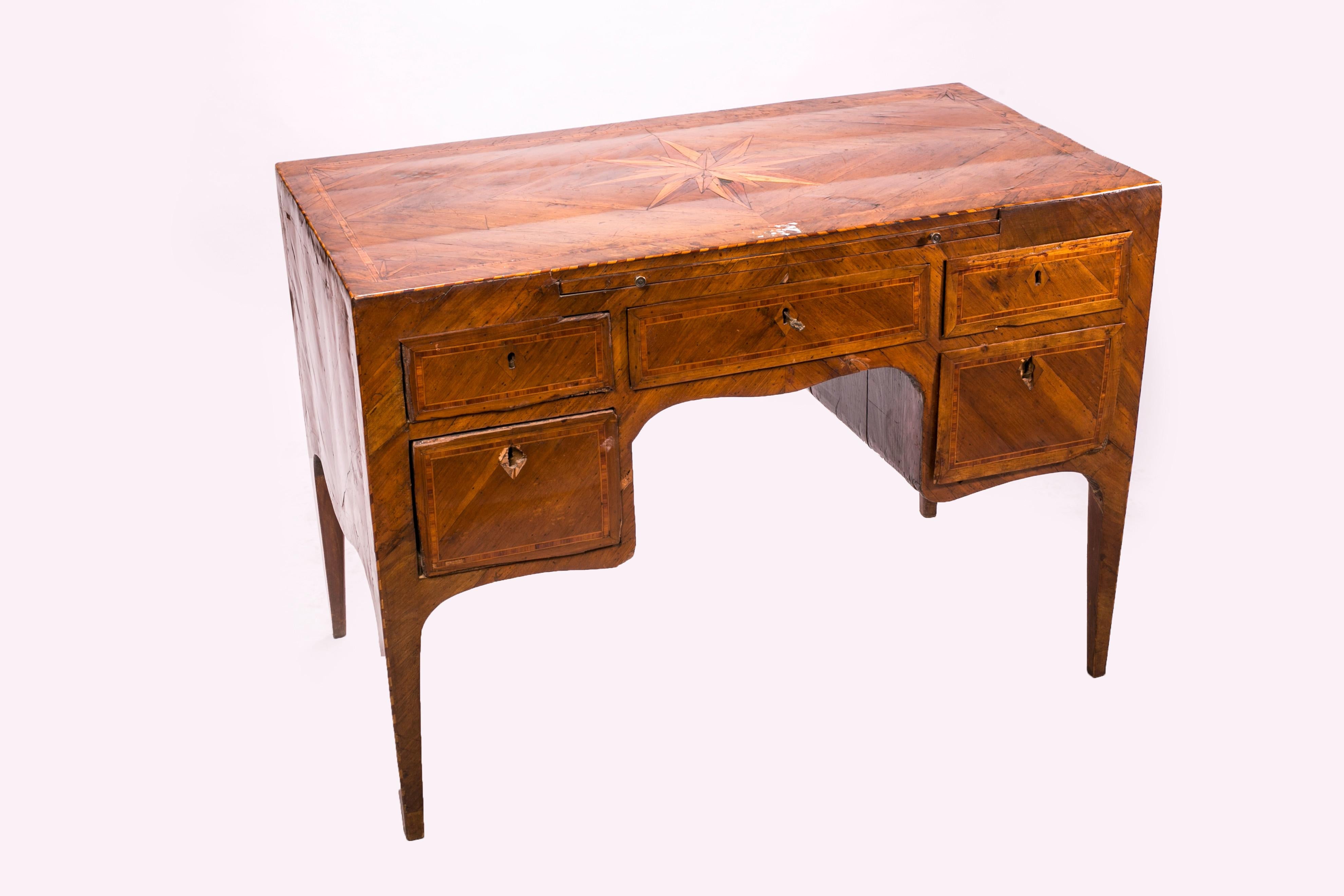 Italian Louis XVI writing desk with pull-out surface, featuring an inlaid compass rose For Sale