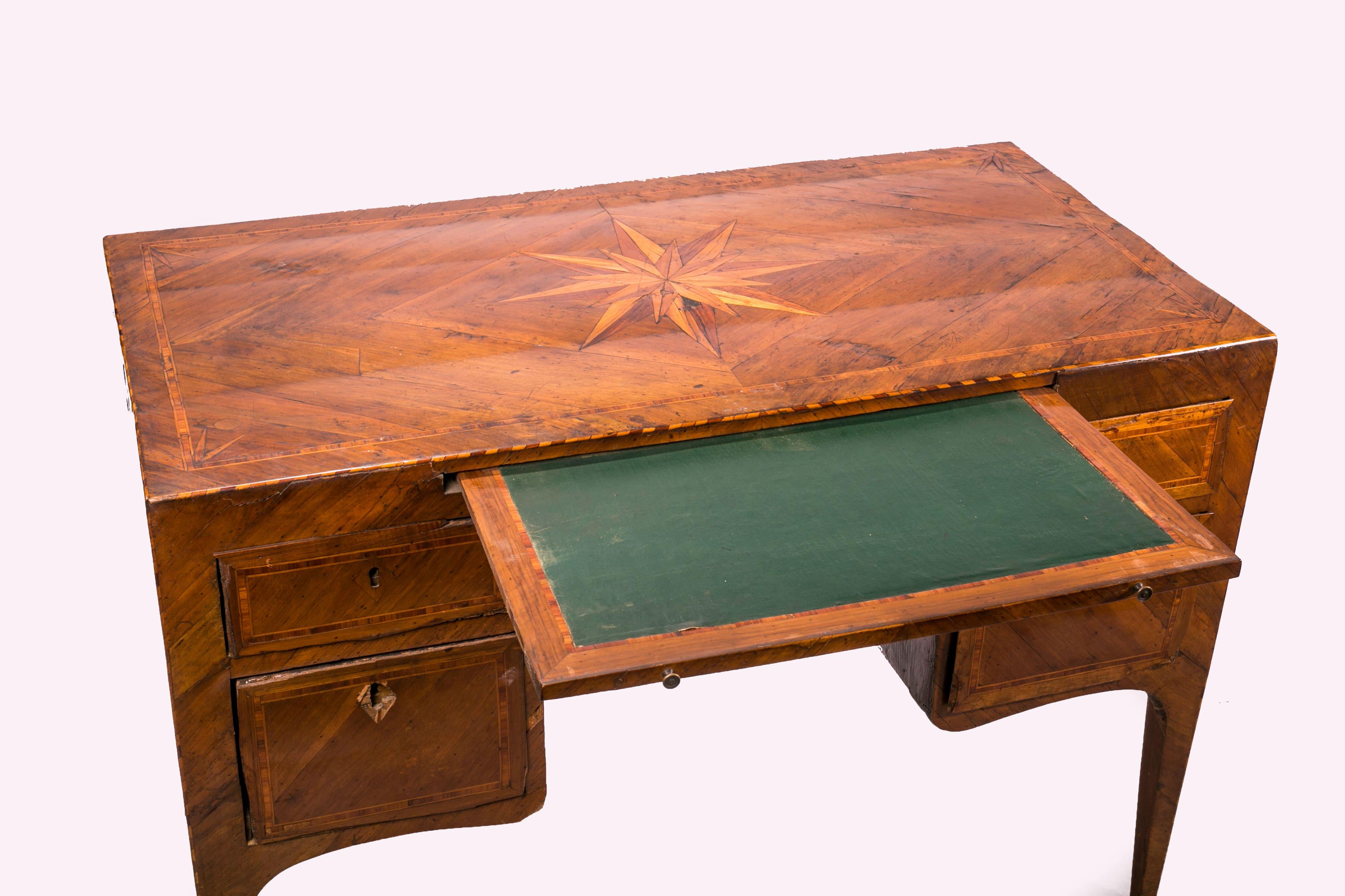 Inlay Louis XVI writing desk with pull-out surface, featuring an inlaid compass rose For Sale