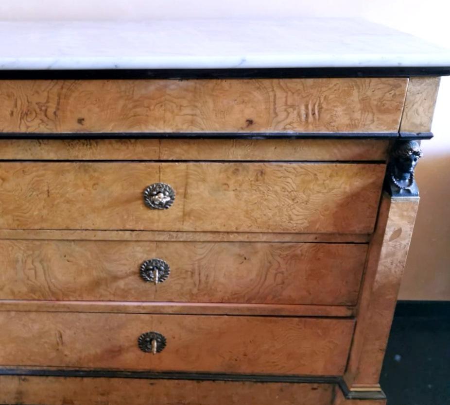Louis XVIII Style Restoration French Walnut Chest Of Drawers With Marble Top  In Good Condition In Prato, Tuscany
