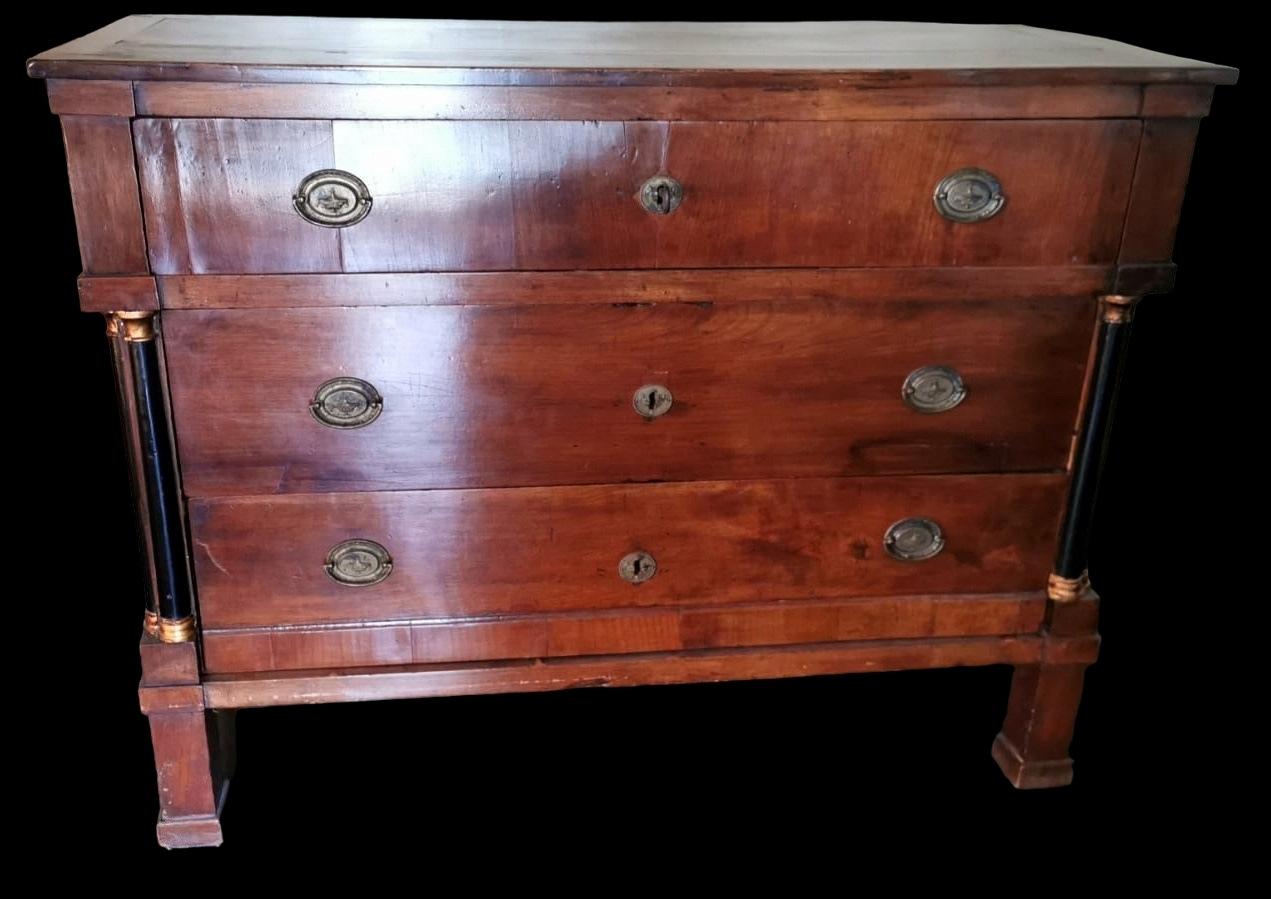 Attention: the chest of drawers would need to be restored, we offer it at a very attractive price in the condition in which it is (see photos), if, at the time of purchase you prefer the cabinet to be restored, we will provide this at an additional