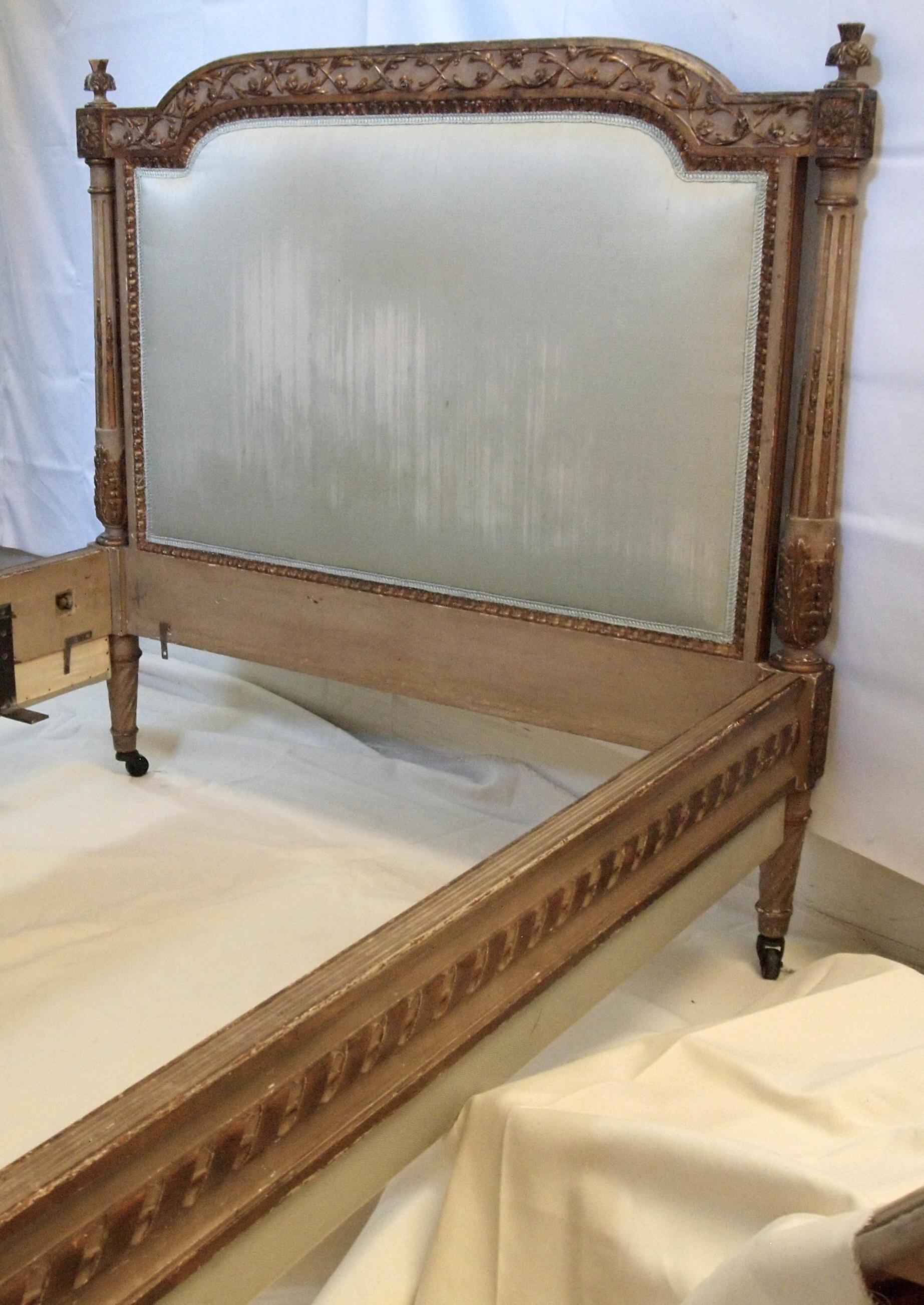 Louis XVl Style Parcel-Gilt and Painted Day Bed 6