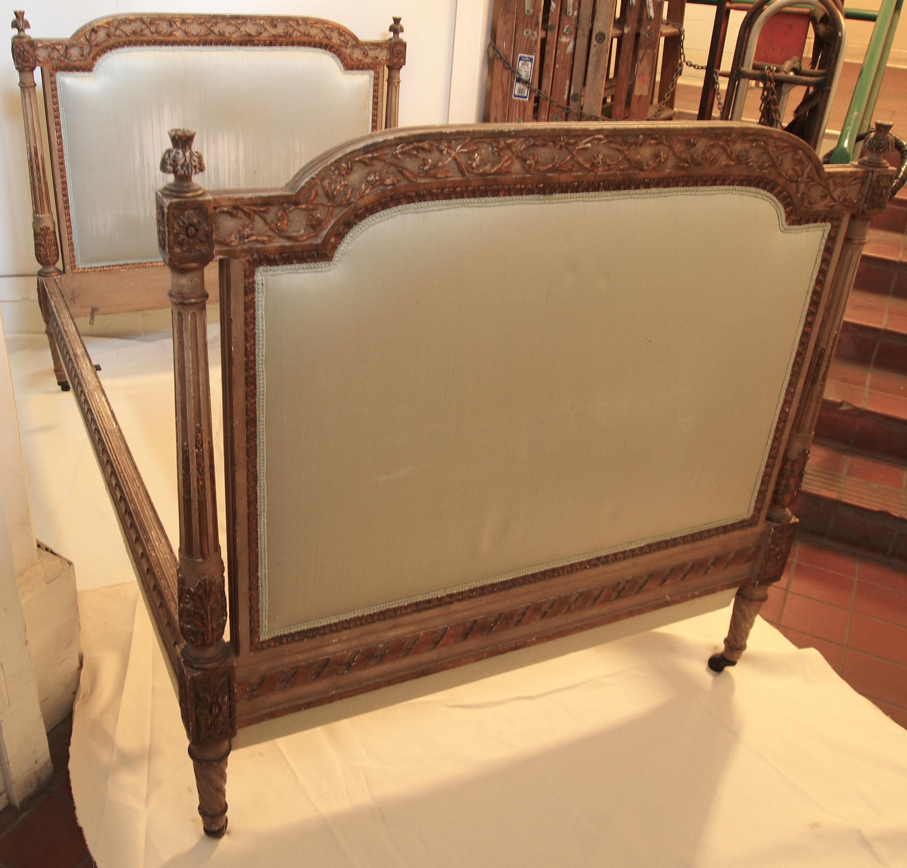 Louis XVl Style Parcel-Gilt and Painted Day Bed 1