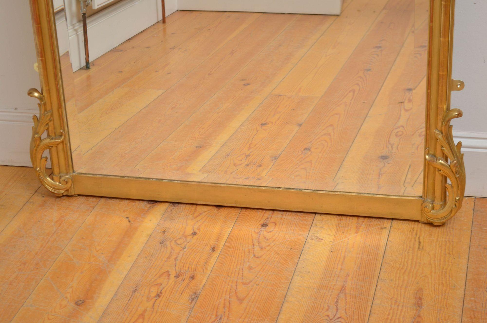 Français Miroir français ancien de style Louis XVe, H185 cm en vente