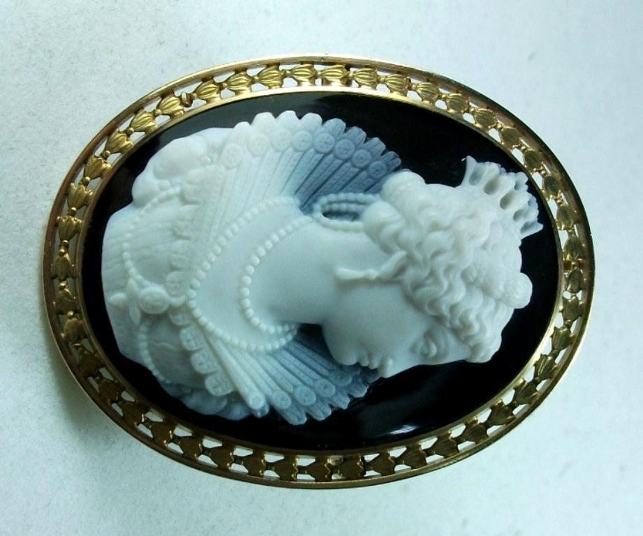 Rarest Hard stone Cameo brooch depicting Queen Marie de' Medici, (French: Marie de Médicis, Italian: Maria de' Medici; 26 April 1575 – 3 July 1642) was Queen of France as the second wife of King Henry IV of France, of the House of Bourbon.  This