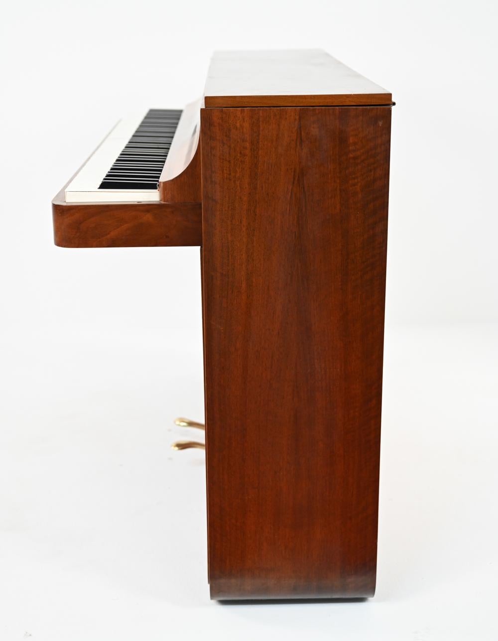 Pianette danoise en acajou du milieu du siècle de Louis Zwicki, vers les années 1960 6
