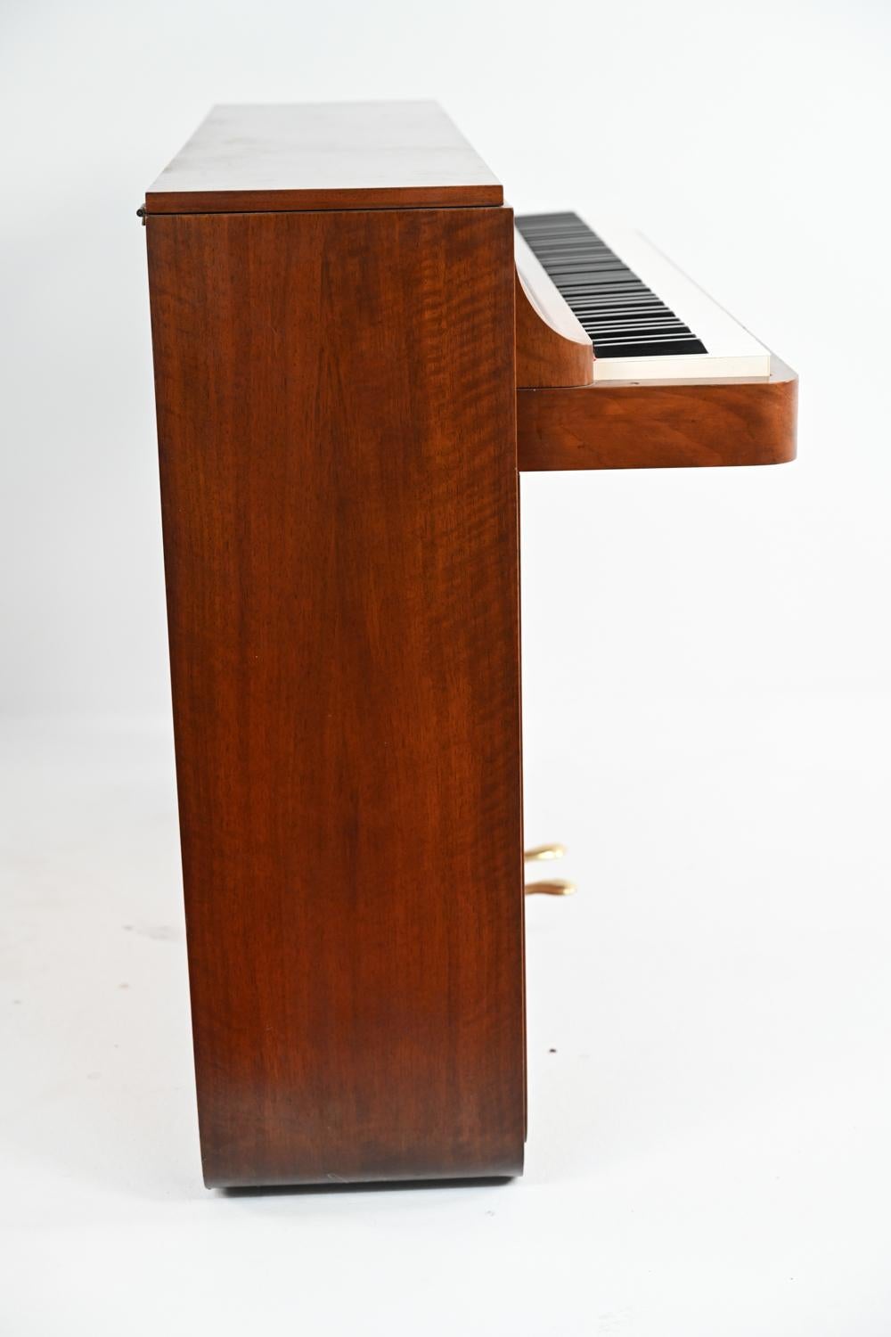 Pianette danoise en acajou du milieu du siècle de Louis Zwicki, vers les années 1960 8