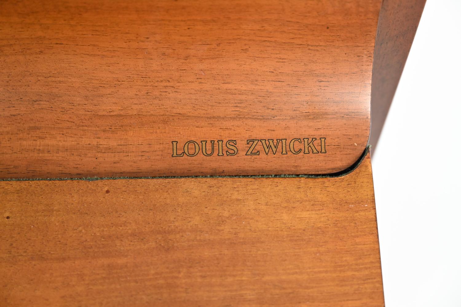 Mid-Century Modern Pianette danoise en acajou du milieu du siècle de Louis Zwicki, vers les années 1960