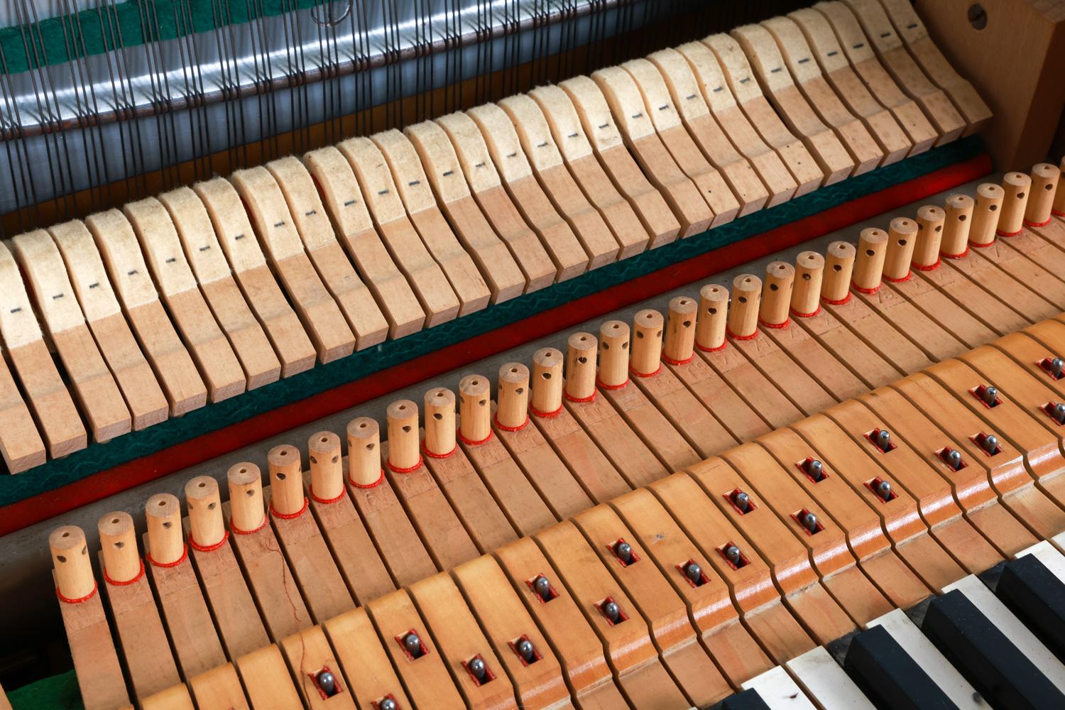 Pianette danoise Louis Zwicki des années 1960 en vente 9