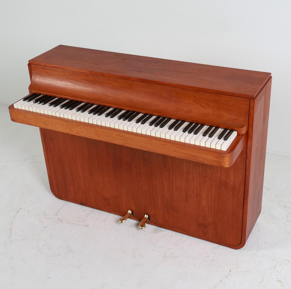 Dänische Pianette aus Teakholz von Louis Zwicki, ca. 1960er Jahre (20. Jahrhundert) im Angebot