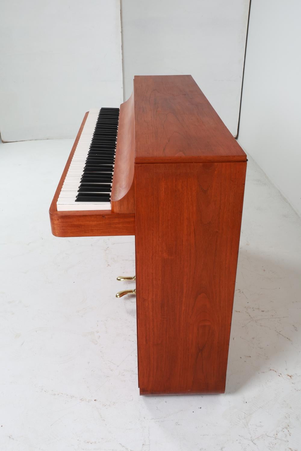 Dänische Pianette aus Teakholz von Louis Zwicki, ca. 1960er Jahre im Angebot 1