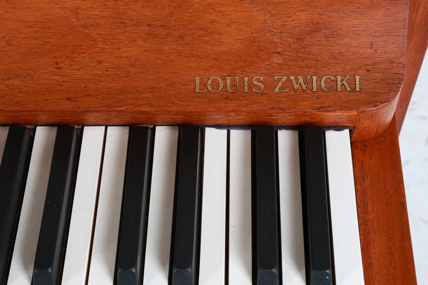 Dänische Pianette aus Teakholz von Louis Zwicki, ca. 1960er Jahre im Angebot 4