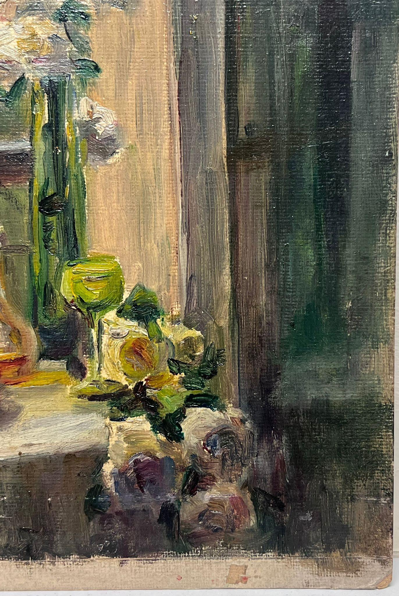 1930 Óleo impresionista francés Rosas en la ventana Terraza Escena de jardín interior - Still-Life Painting Negro de Louise Alix