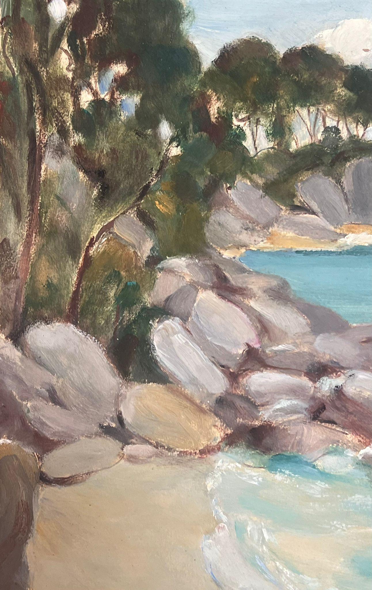 Peinture à l'huile française des années 1930 Mer claire Plage rocheuse Baie Paysage - Gris Landscape Painting par Louise Alix