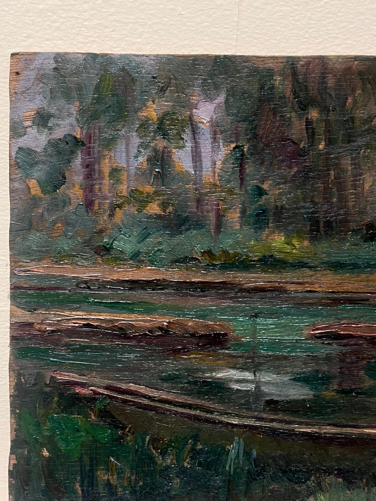 Peinture à l'huile française des années 1930, paysage de bois, rivière foncée - Painting de Louise Alix