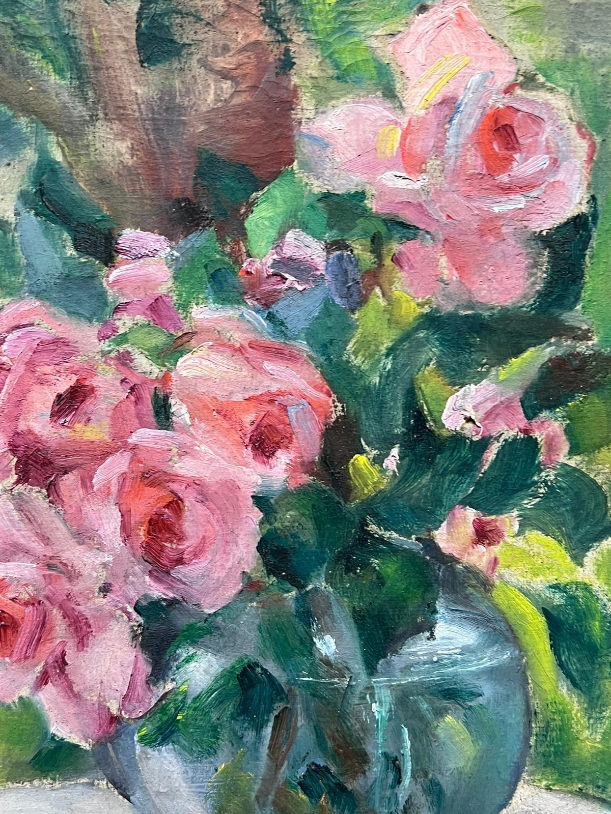 1930er Jahre Französisch Stillleben Ölgemälde rosa Rosen in einer klaren Vase gerahmt im Angebot 1
