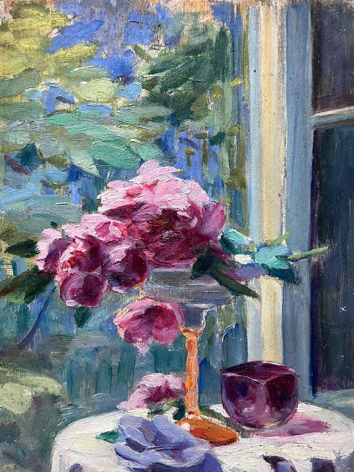 Bodegón de flores
de Louise Alix (francesa, 1888-1980) *ver notas más abajo
sello de procedencia en el reverso  
óleo sobre tabla, sin enmarcar
doble cara
medidas 9,5 de alto por 13 pulgadas de ancho
Estado: en general, muy bueno y en buen estado,