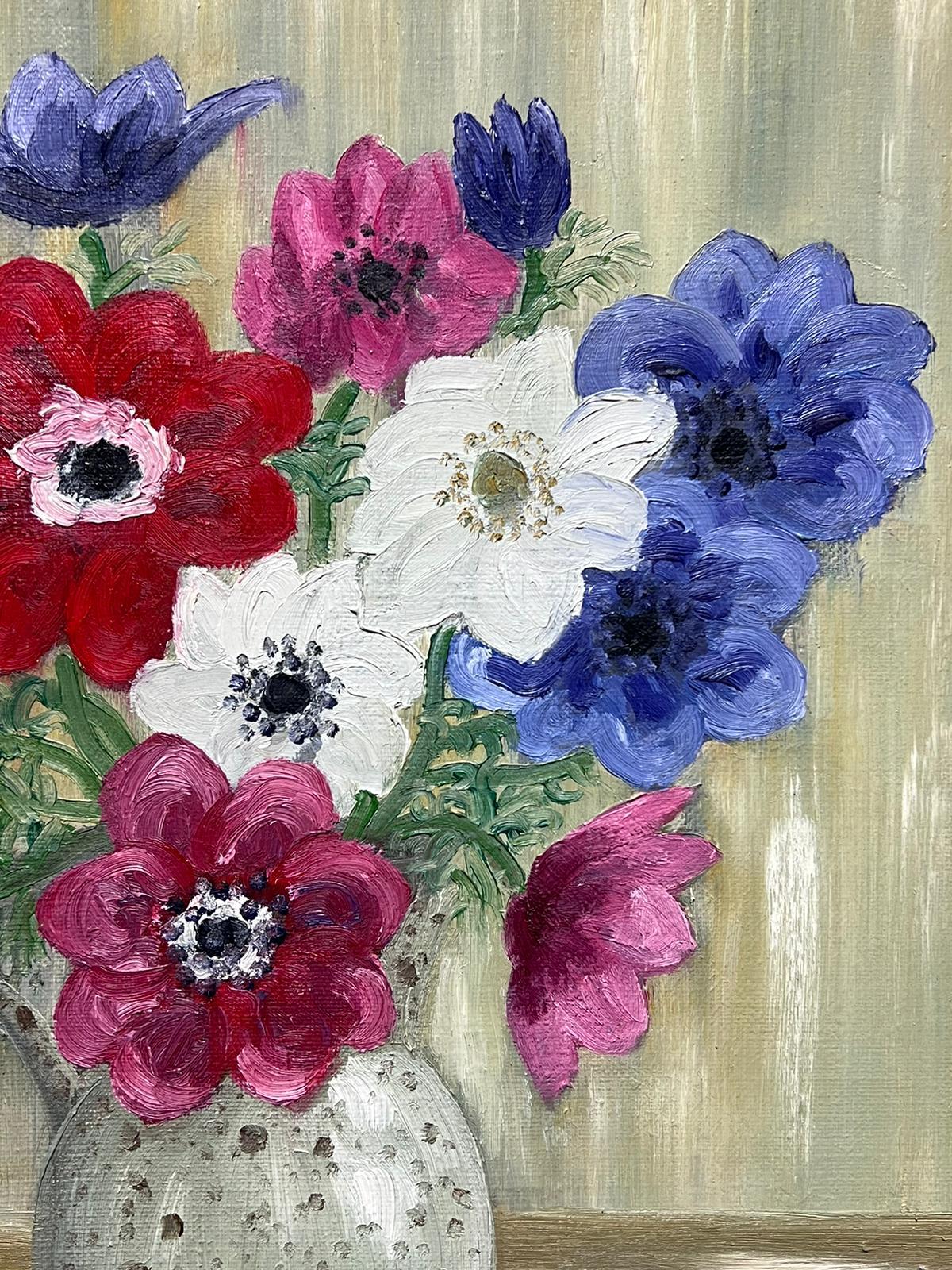 Vase de Fleurs
de Louise Alix (française, 1888-1980) *voir notes ci-dessous
cachet de provenance au dos 
peinture à l'huile sur toile, non encadrée
mesure : 18,5 pouces de haut par 15 pouces de large
état : globalement très bon et sain, quelques