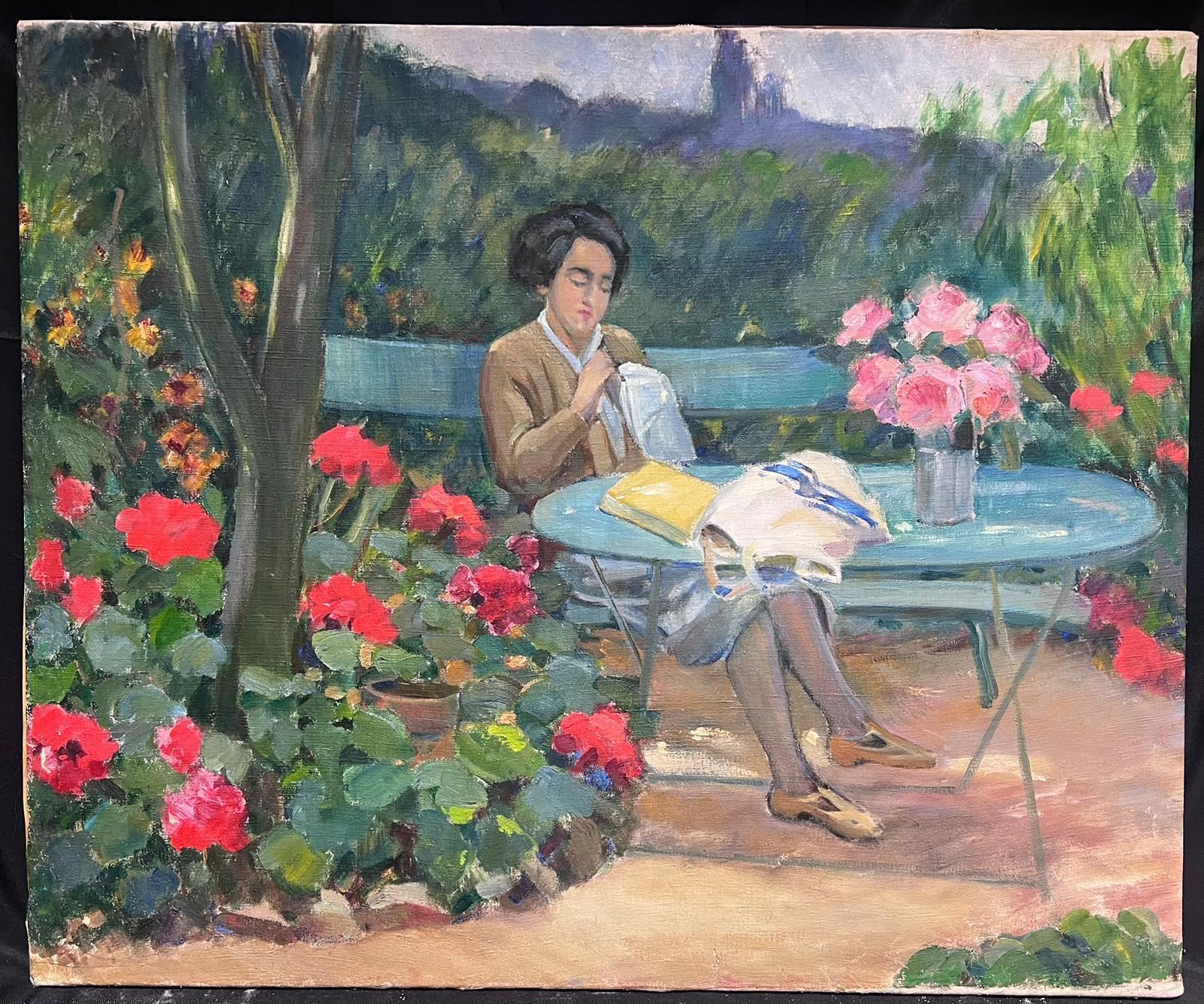 Huile impressionniste française du milieu du 20e siècle représentant une femme dans un joli jardin de fleurs sur banc - Painting de Louise Alix