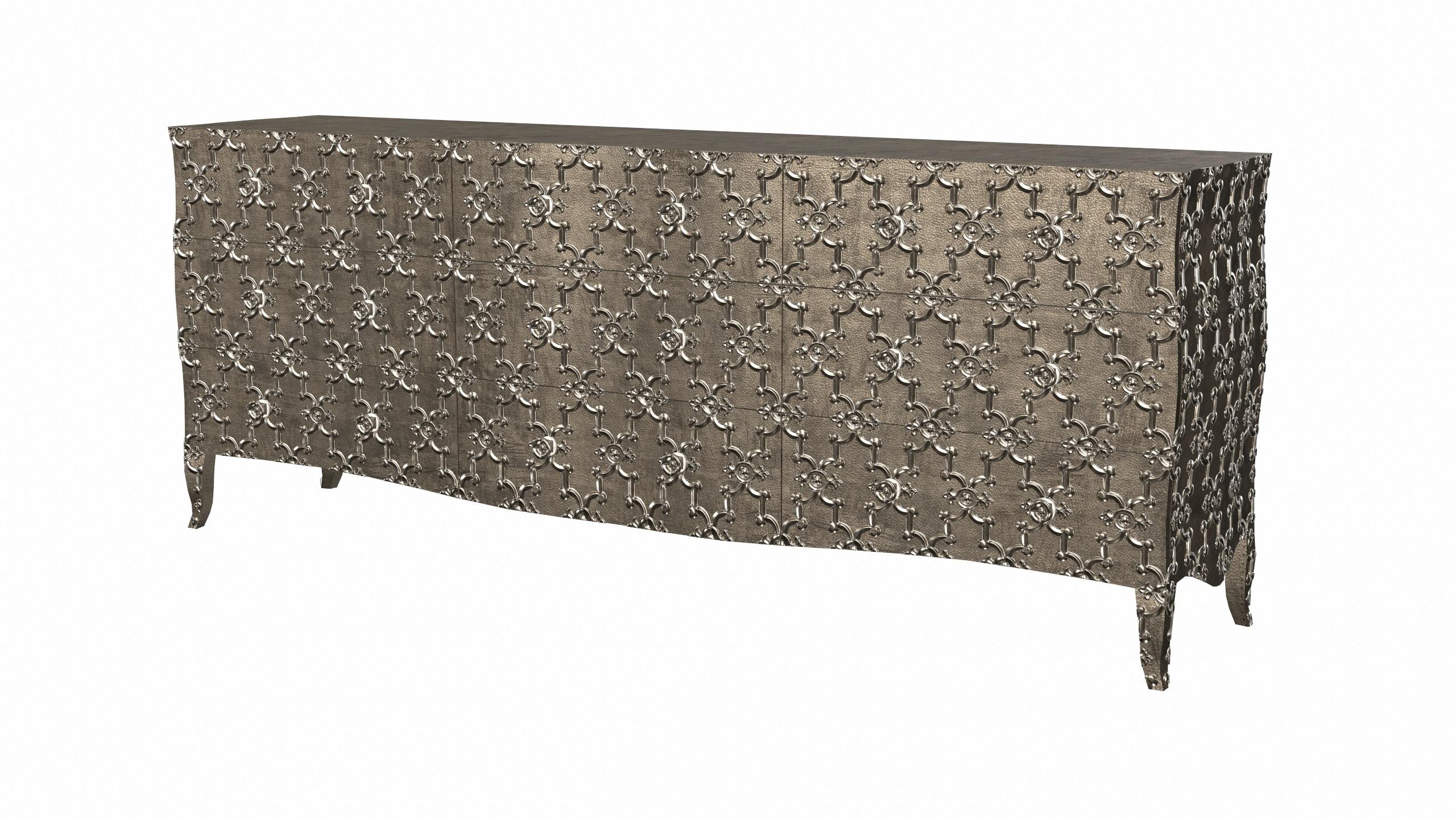 XXI secolo e contemporaneo Buffet Louise Art Deco in bronzo antico finemente martellato di A. Mathieu in vendita