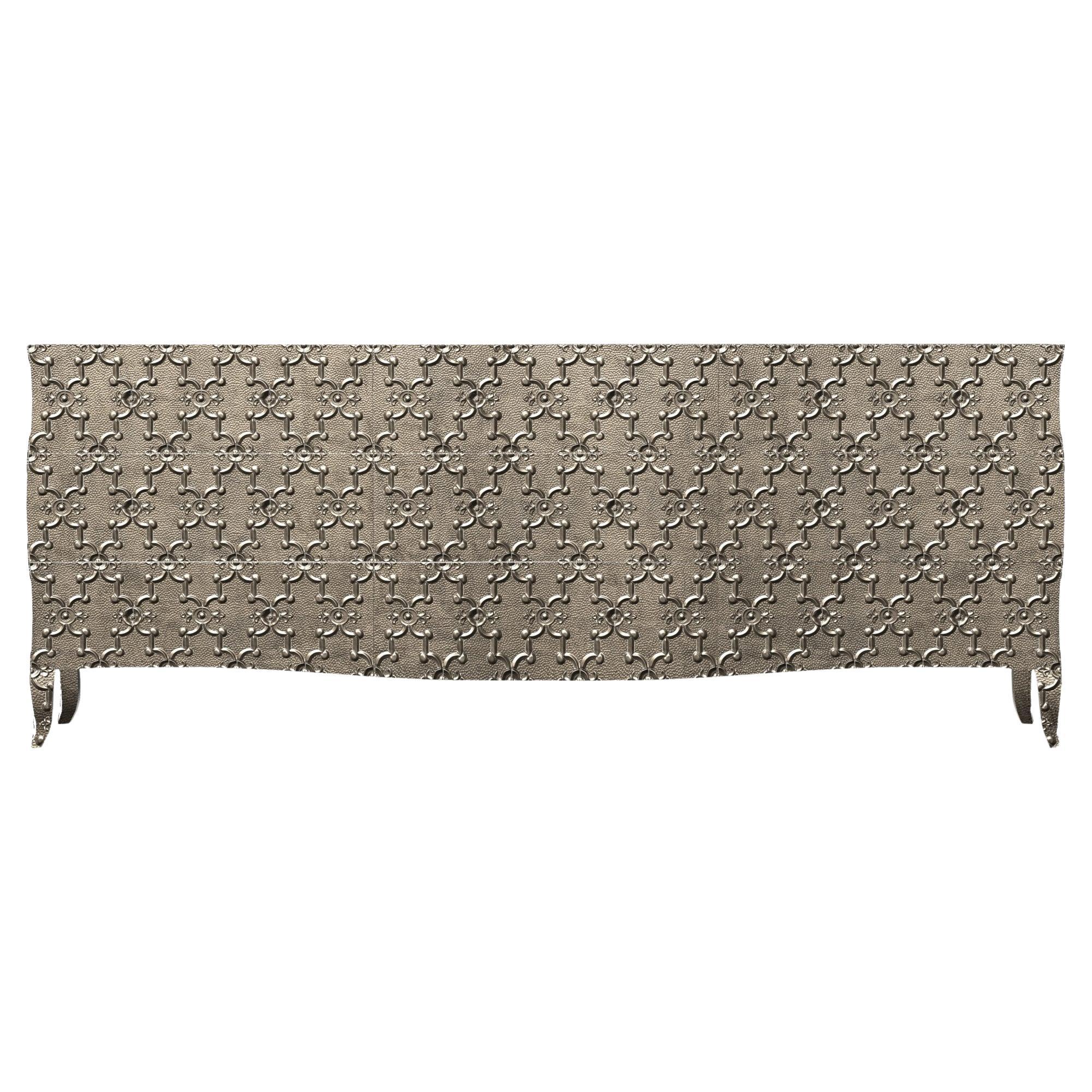 Louise Art Deco Buffet Fleu r De Lis Mid. Bronzo antico martellato di Paul Mathieu