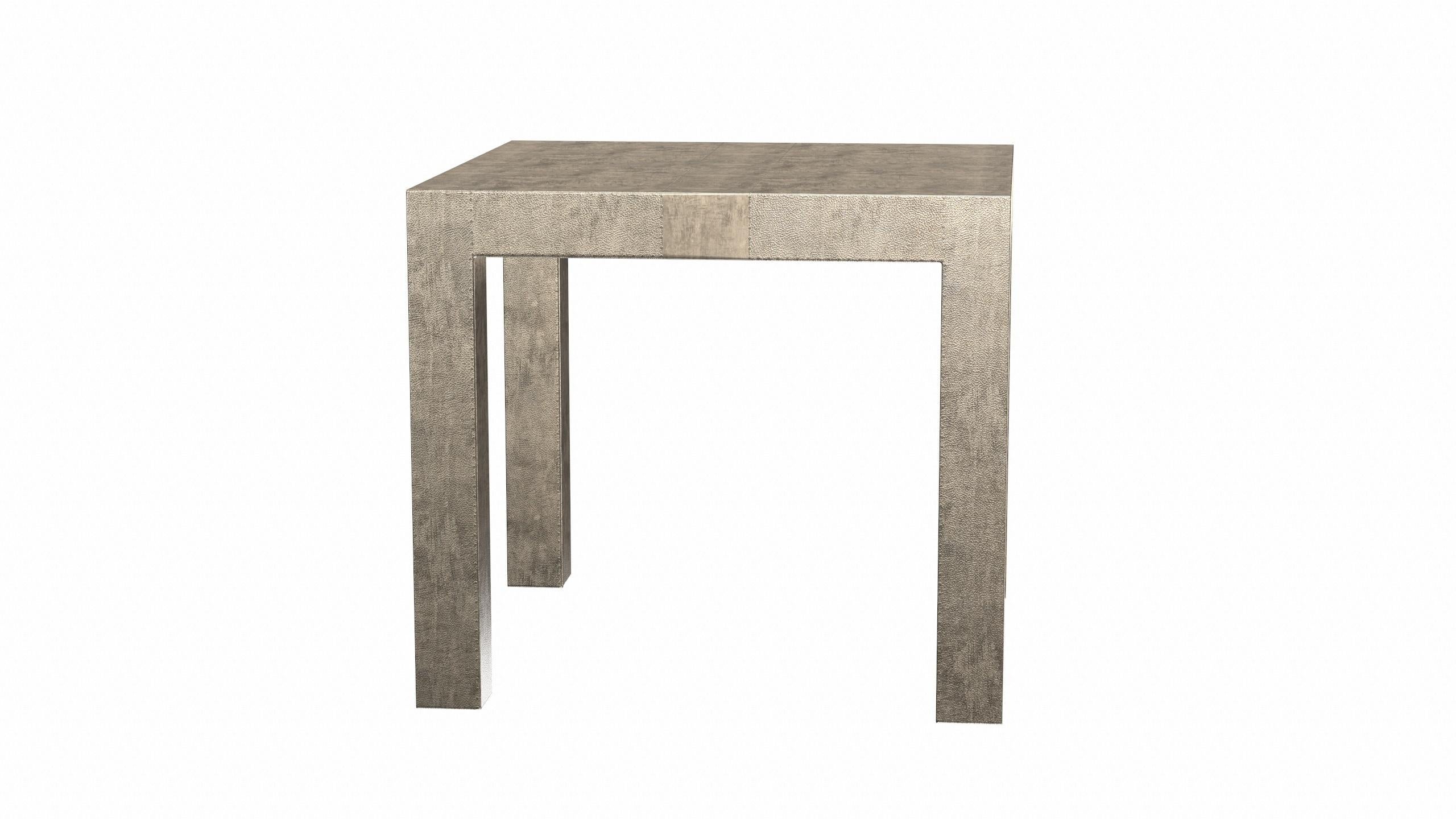 Tables de ferme Art Déco carrée table à boire finement martelée en bronze ancien en vente 2